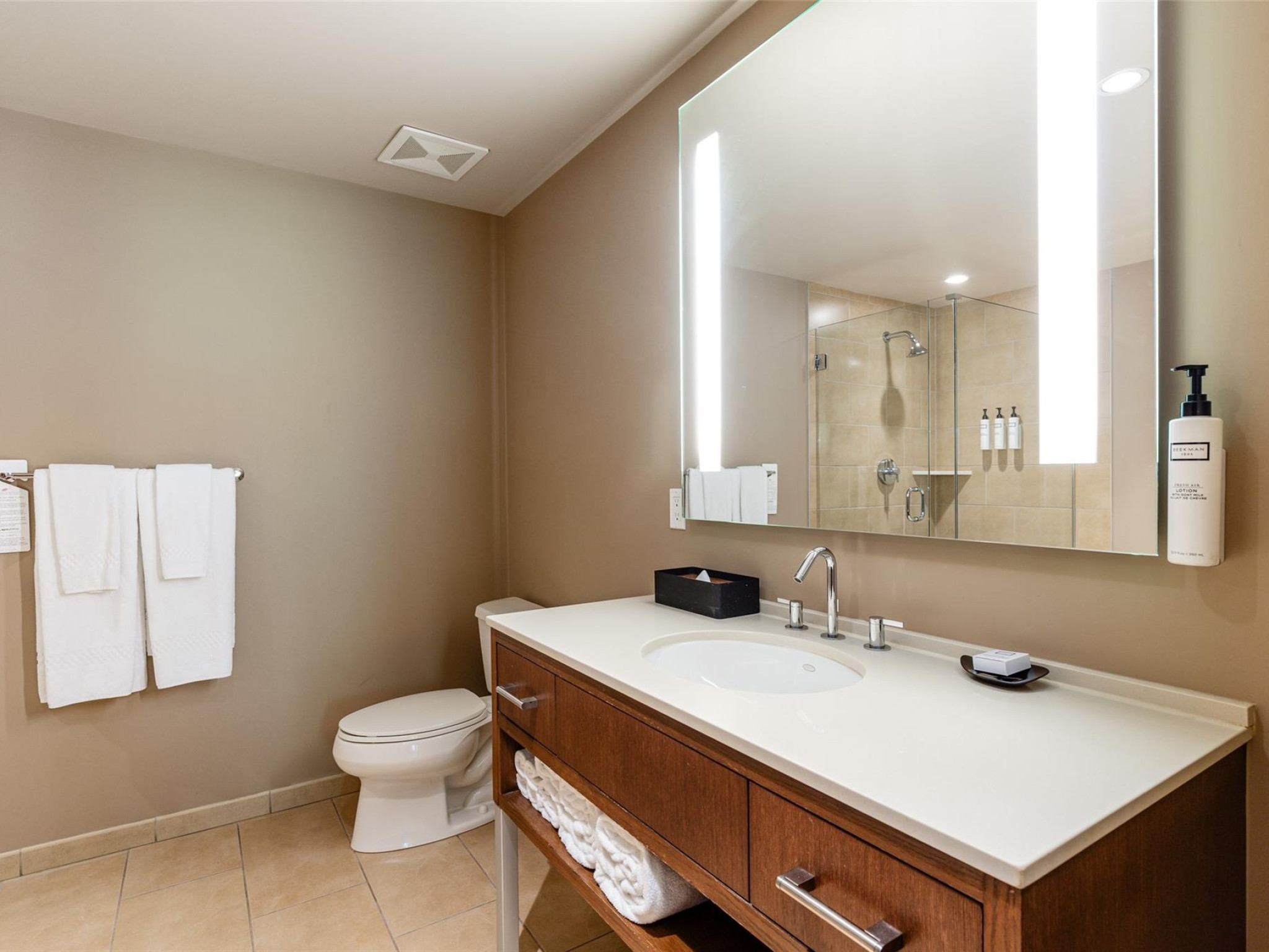 401C-2020 London Lane image 16