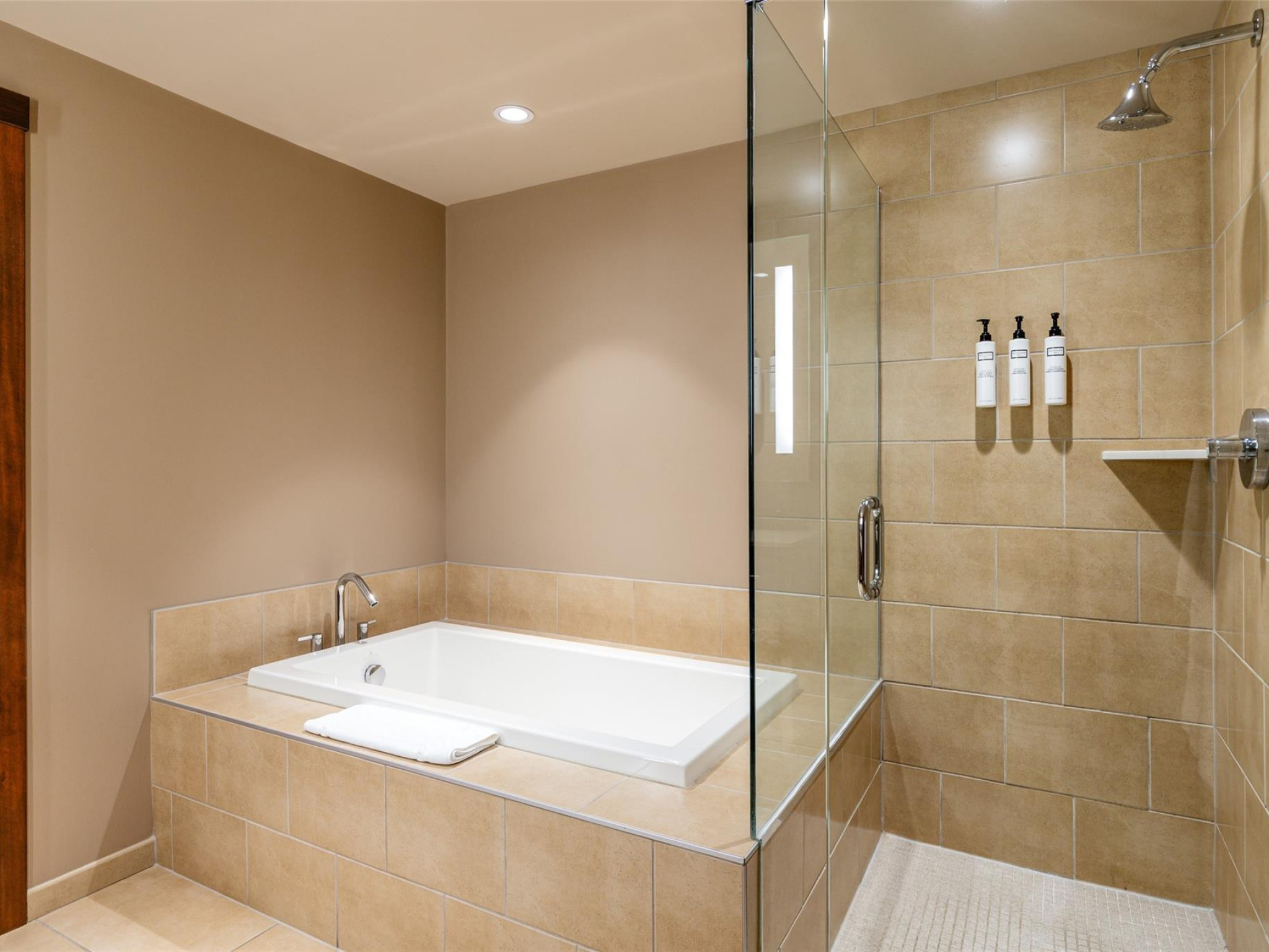 401C-2020 London Lane image 17