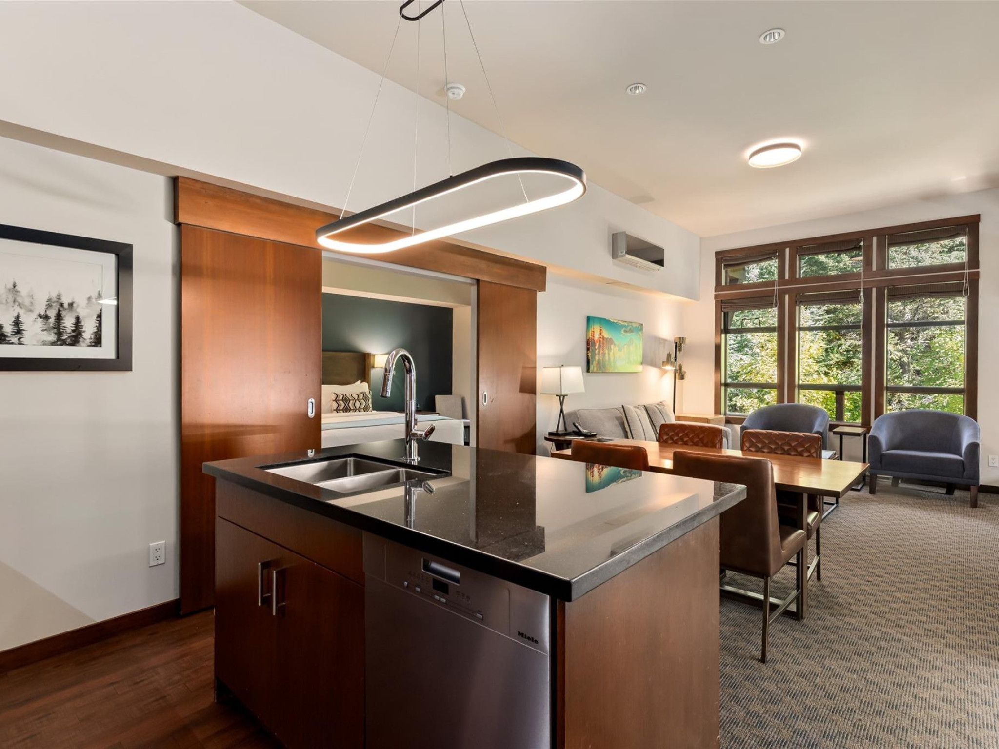 401C-2020 London Lane image 1