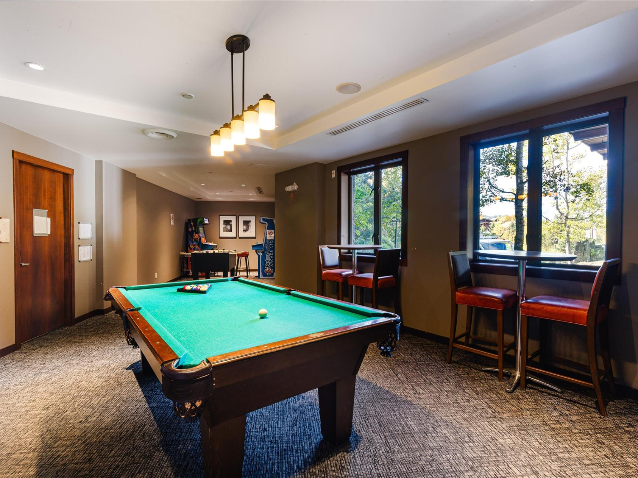 401C-2020 London Lane image 26