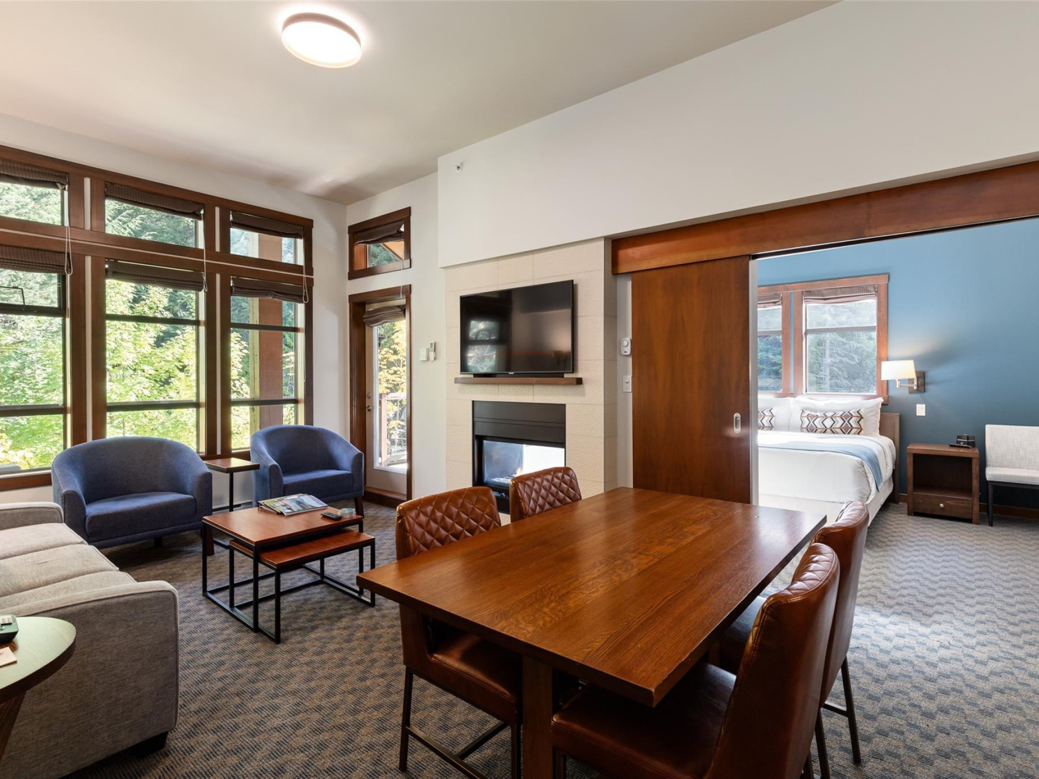 401C-2020 London Lane image 3