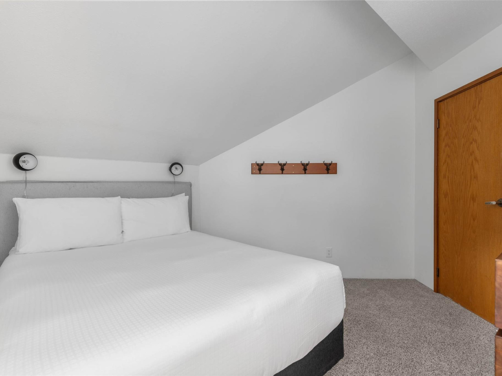 A-4324 Sunrise Alley image 20