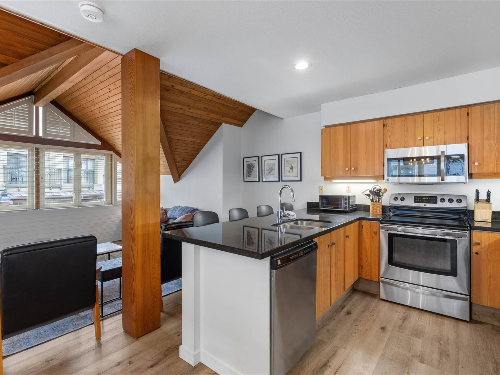 A-4324 Sunrise Alley image 3