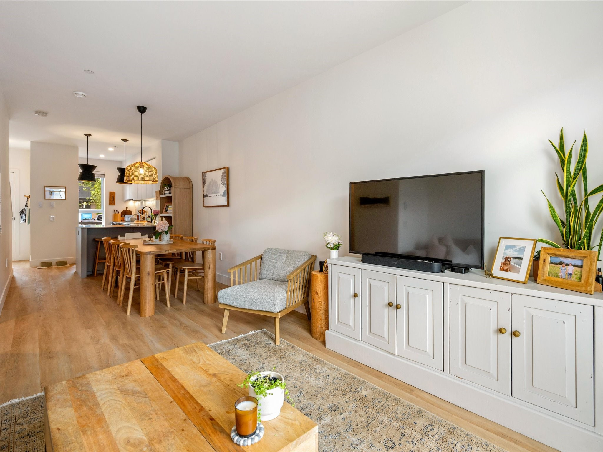 1425 Shoal Way image 4