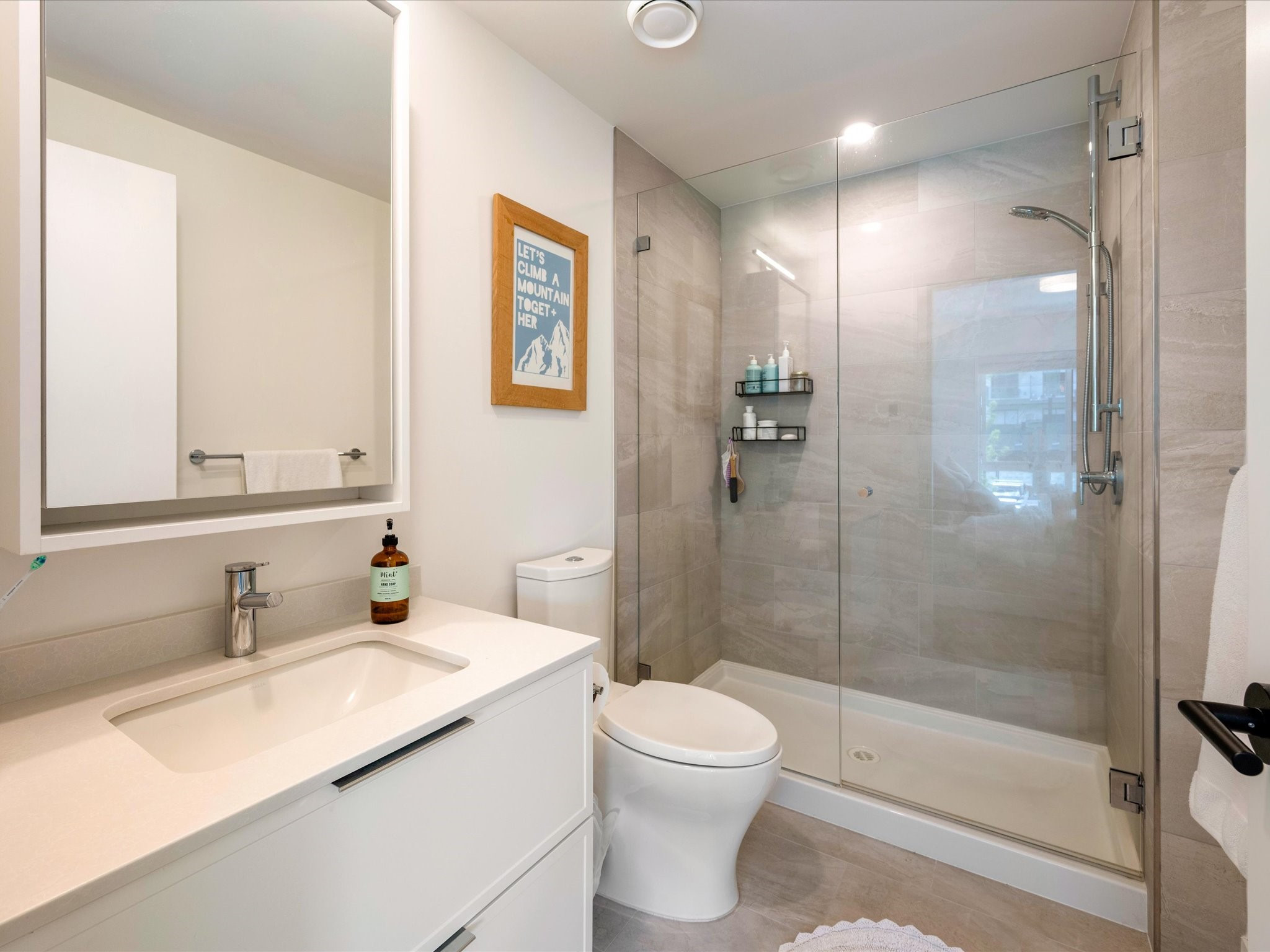 1425 Shoal Way image 6