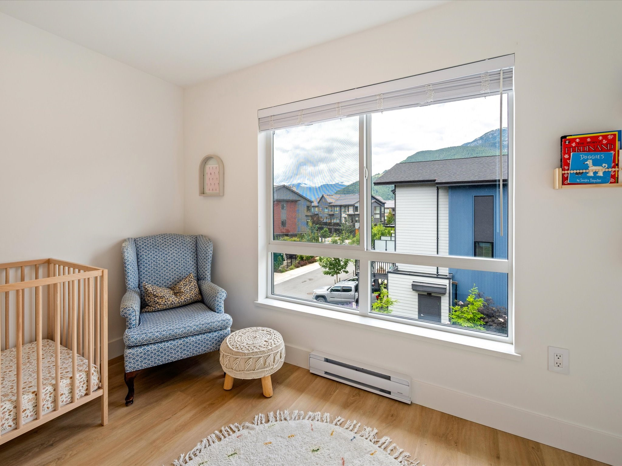 1425 Shoal Way image 7