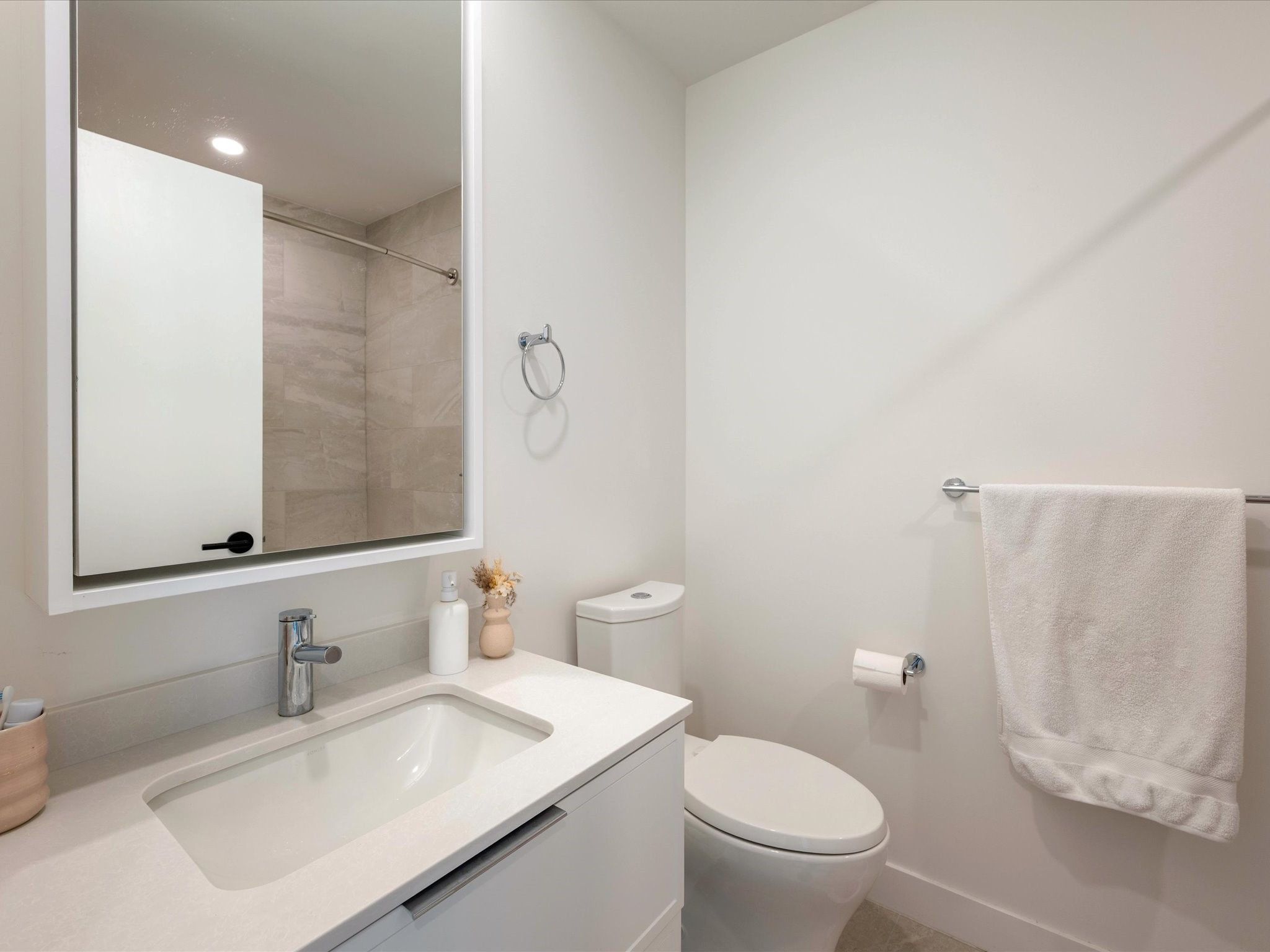 1425 Shoal Way image 8