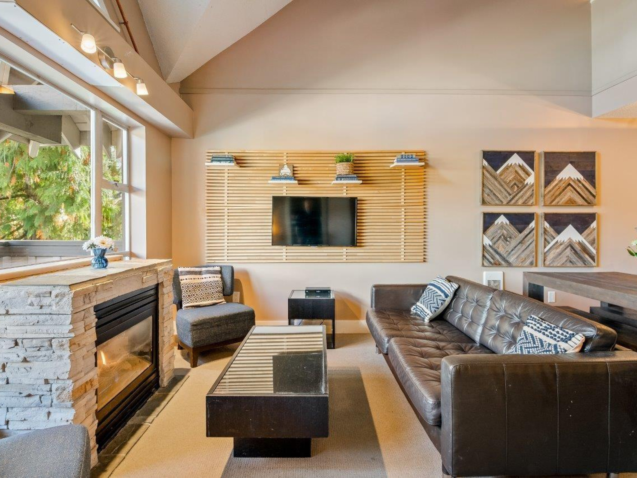 321-4573 Chateau Boulevard image 9