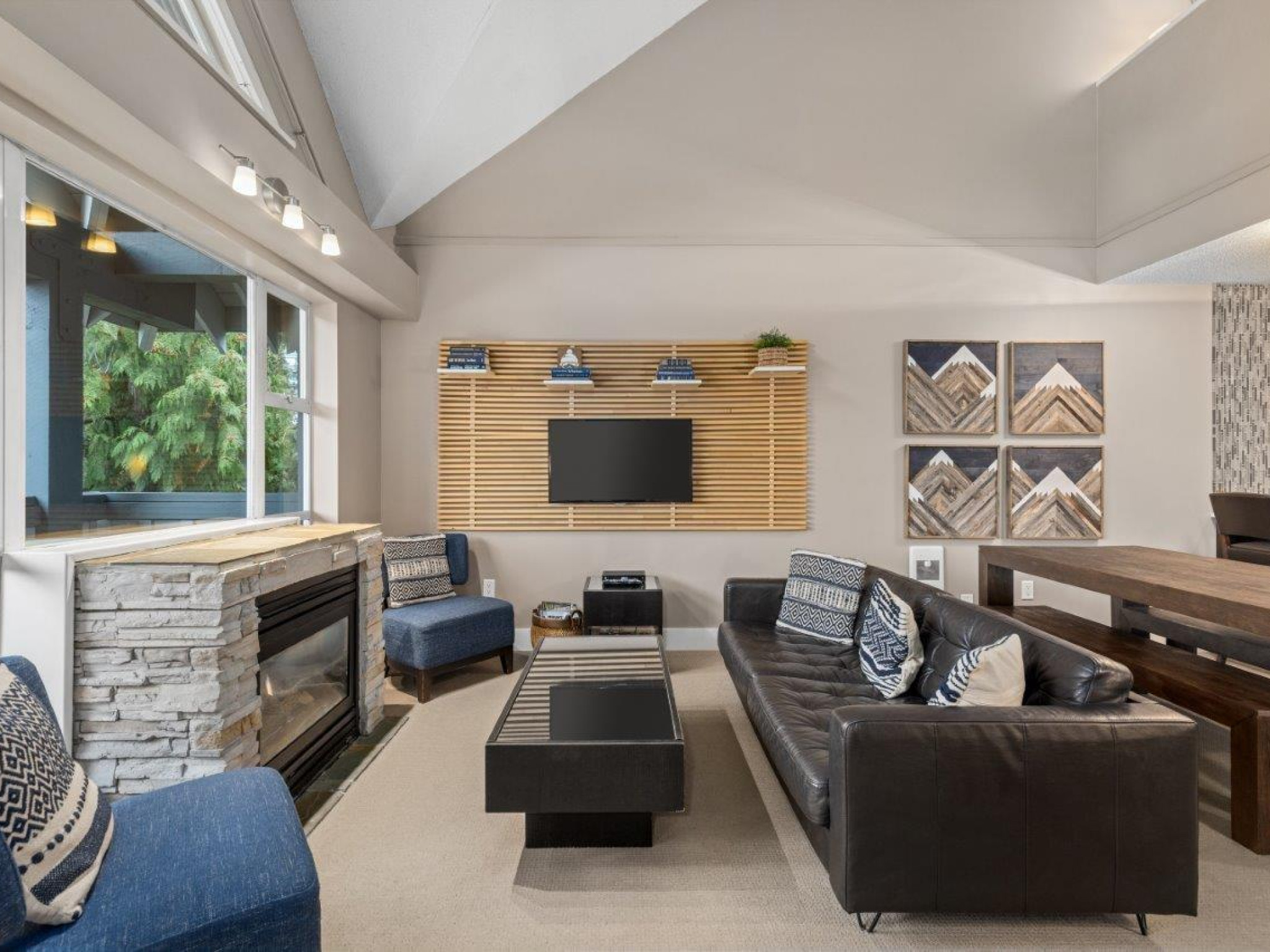 321-4573 Chateau Boulevard image 11