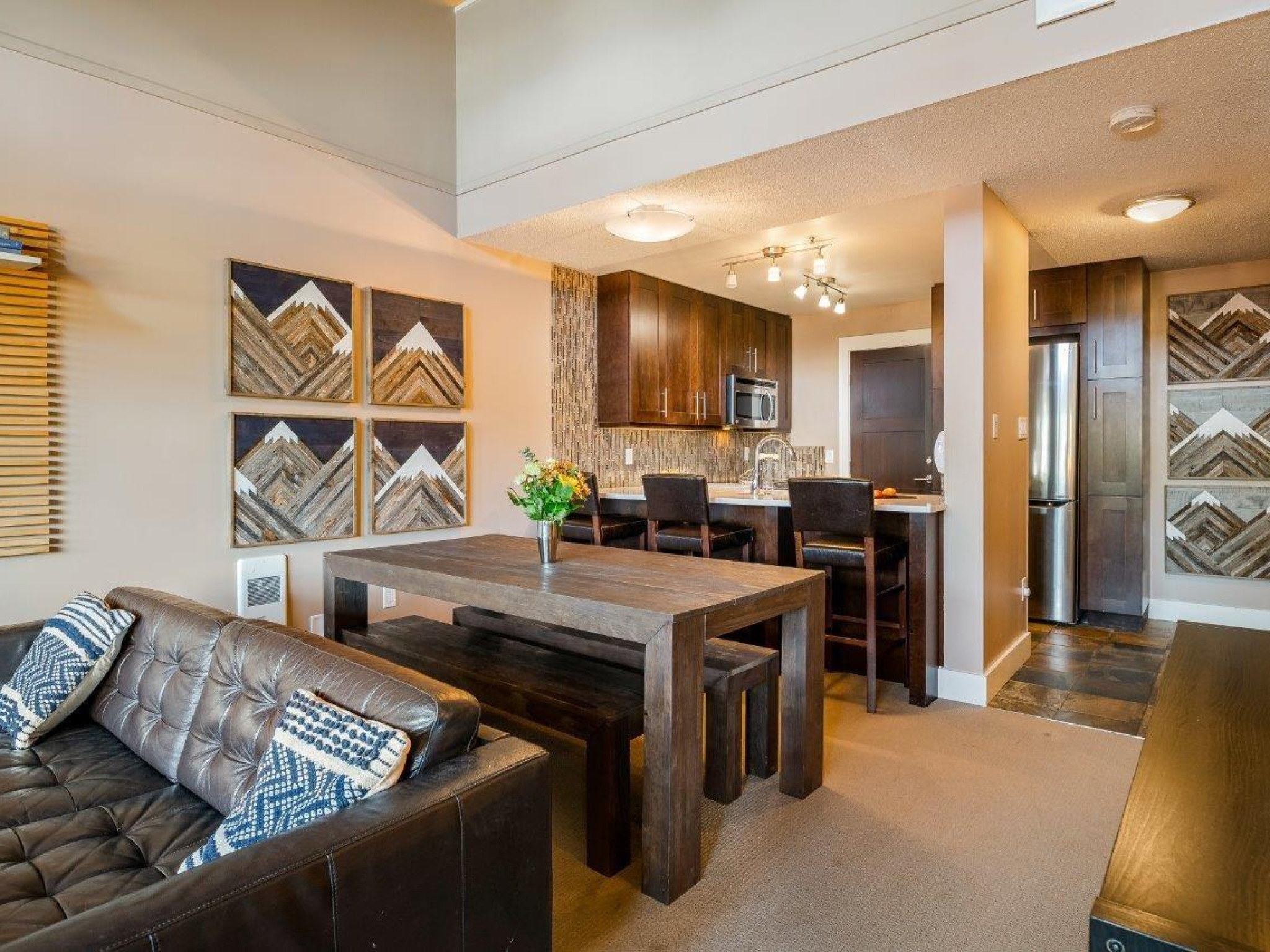 321-4573 Chateau Boulevard image 12