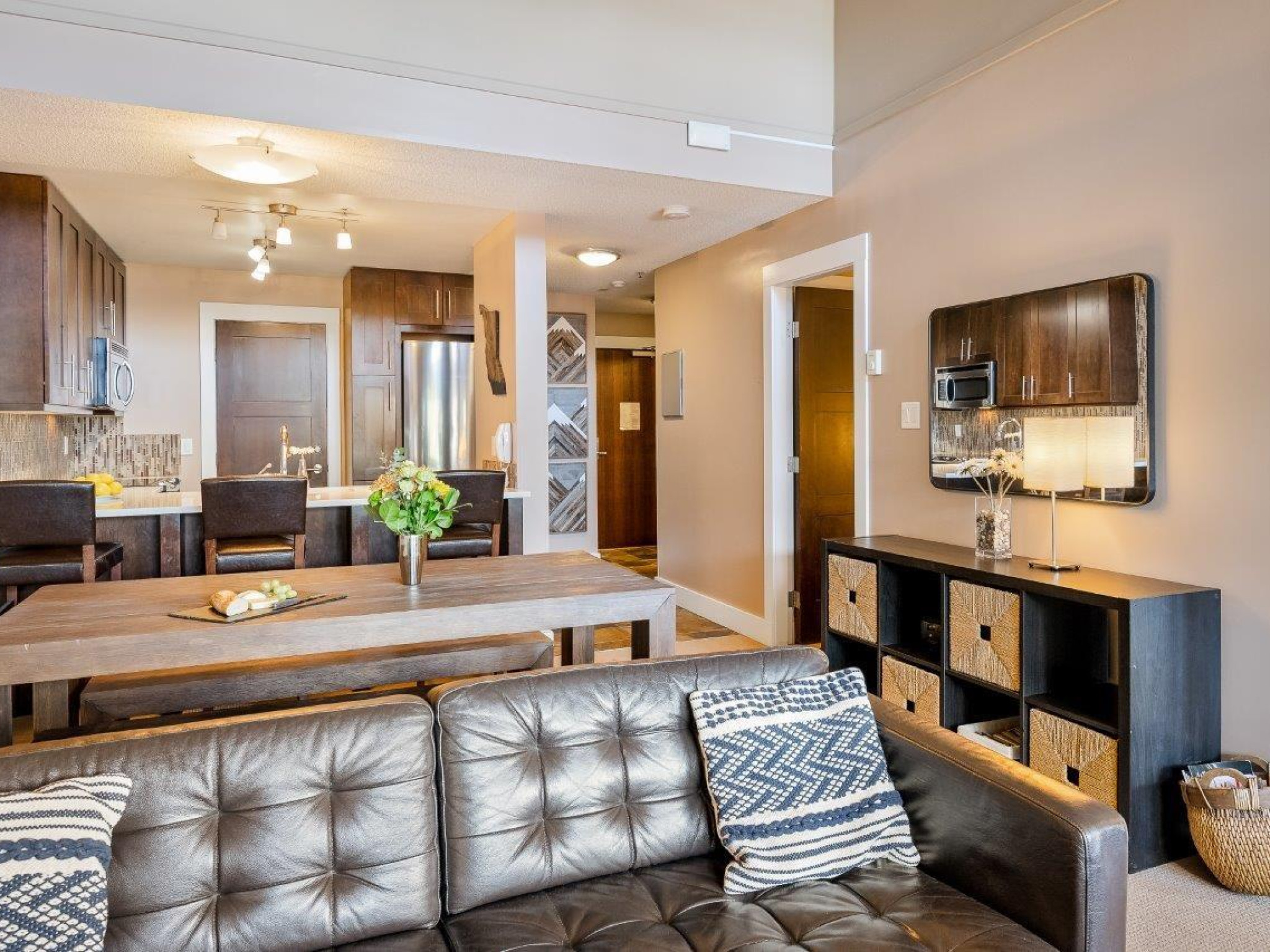 321-4573 Chateau Boulevard image 26