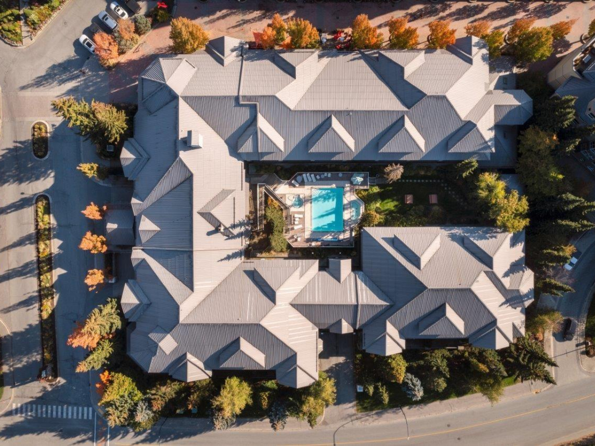 321-4573 Chateau Boulevard image 1