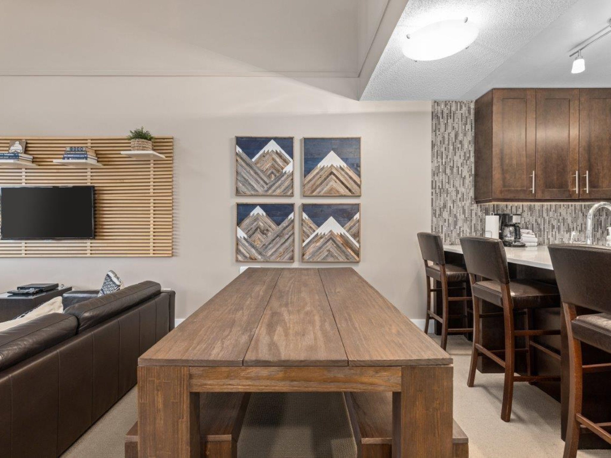 321-4573 Chateau Boulevard image 20