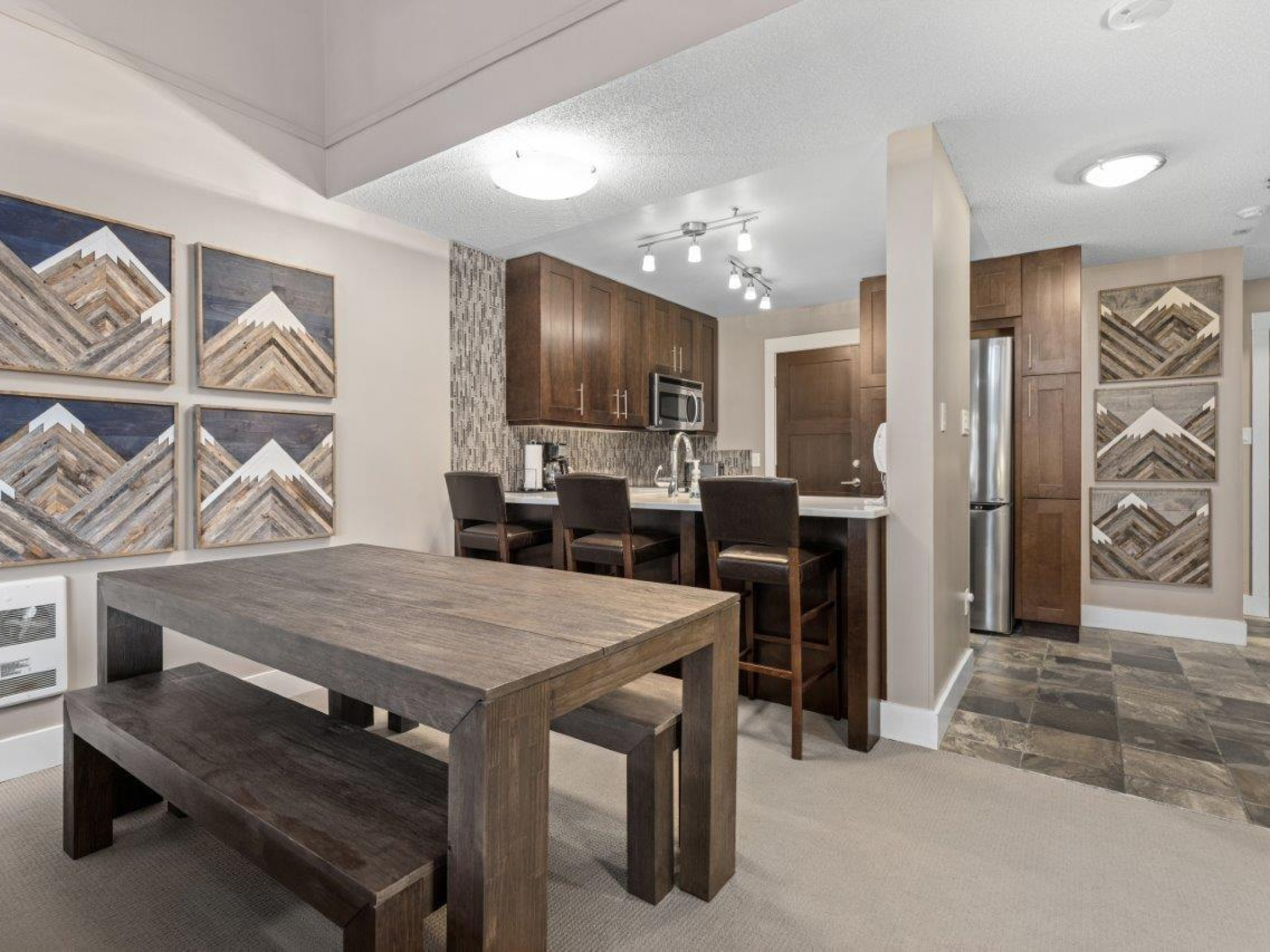 321-4573 Chateau Boulevard image 21