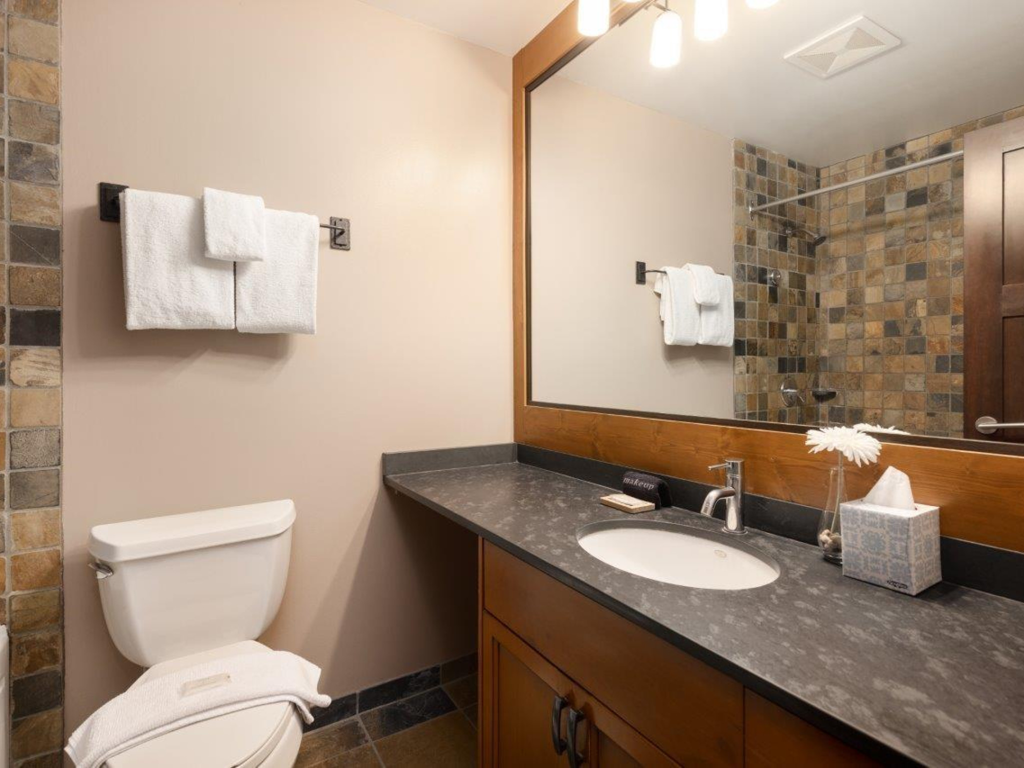 321-4573 Chateau Boulevard image 23