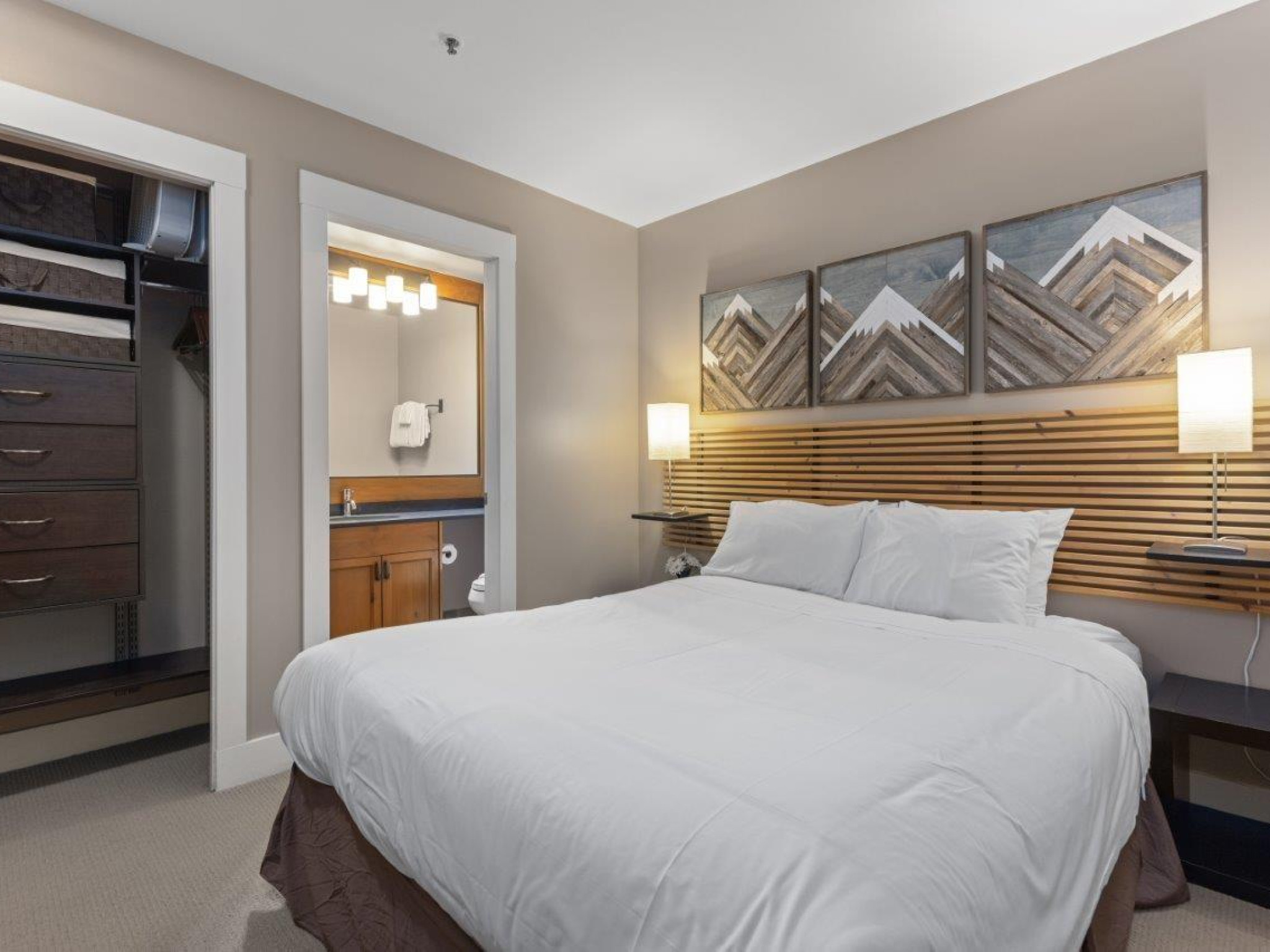 321-4573 Chateau Boulevard image 25