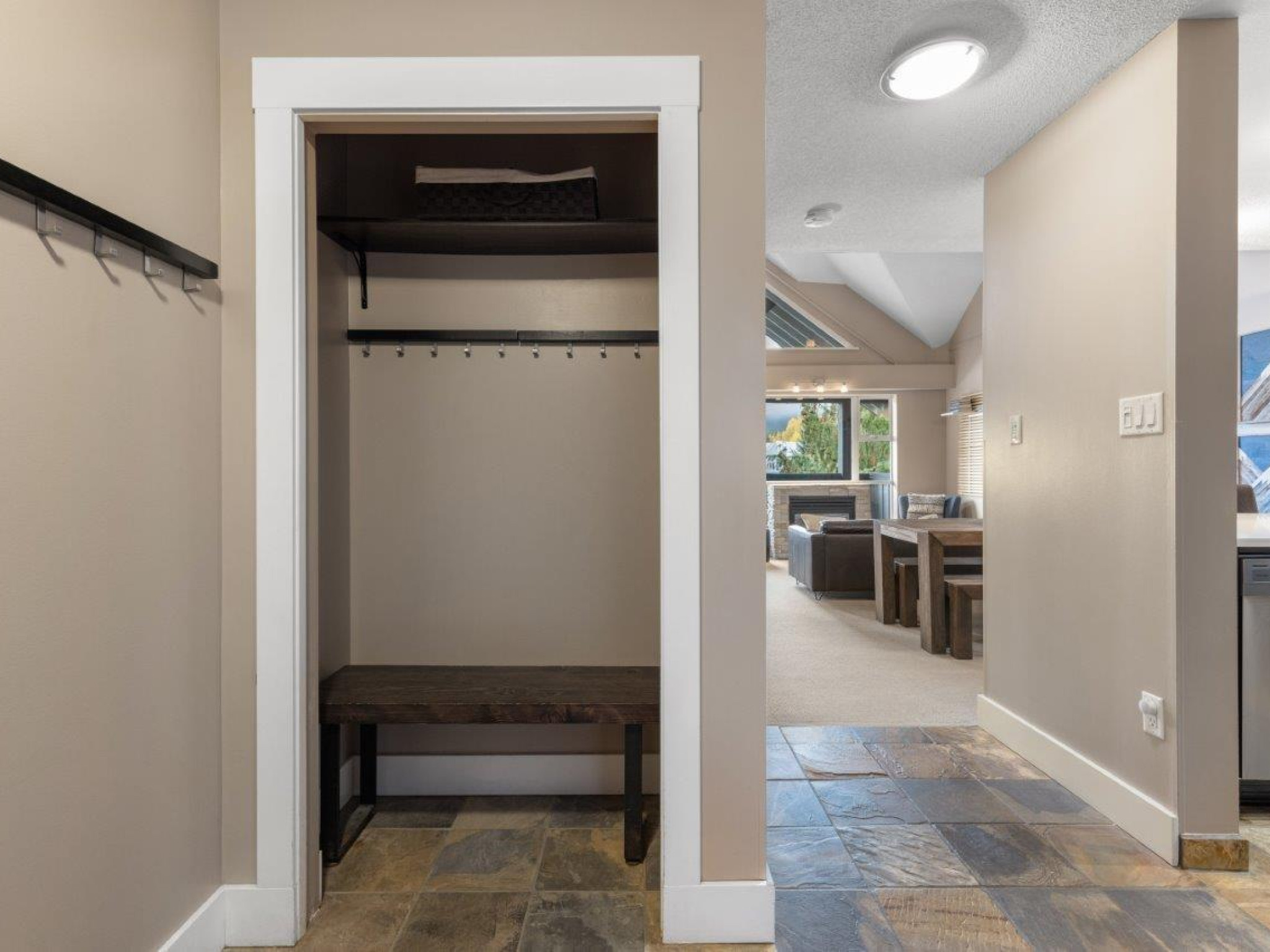 321-4573 Chateau Boulevard image 31