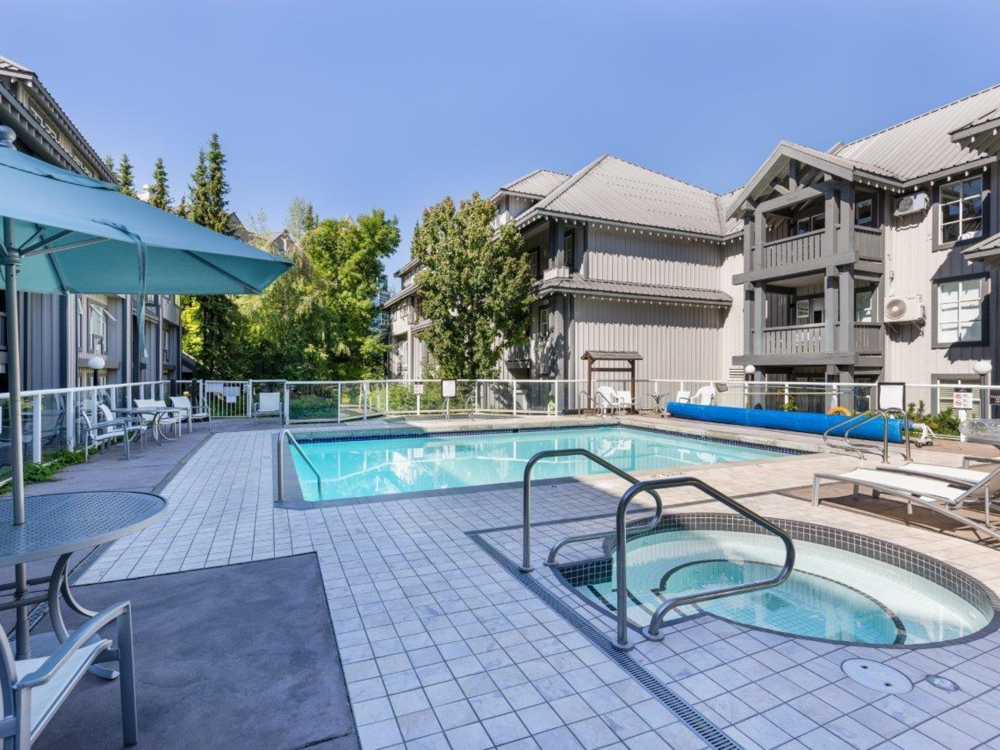 321-4573 Chateau Boulevard image 34