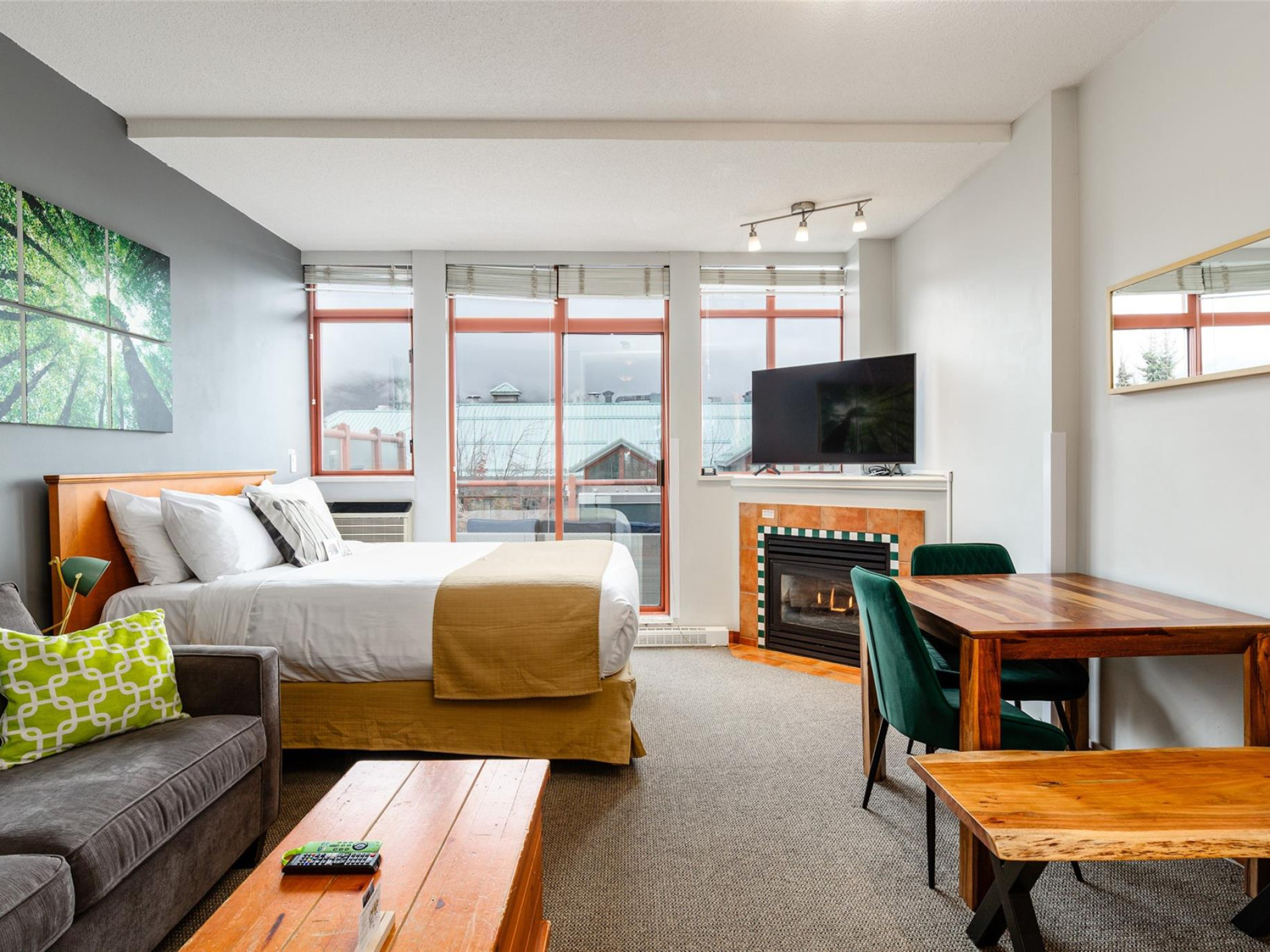 419-4369 Main Street image 1