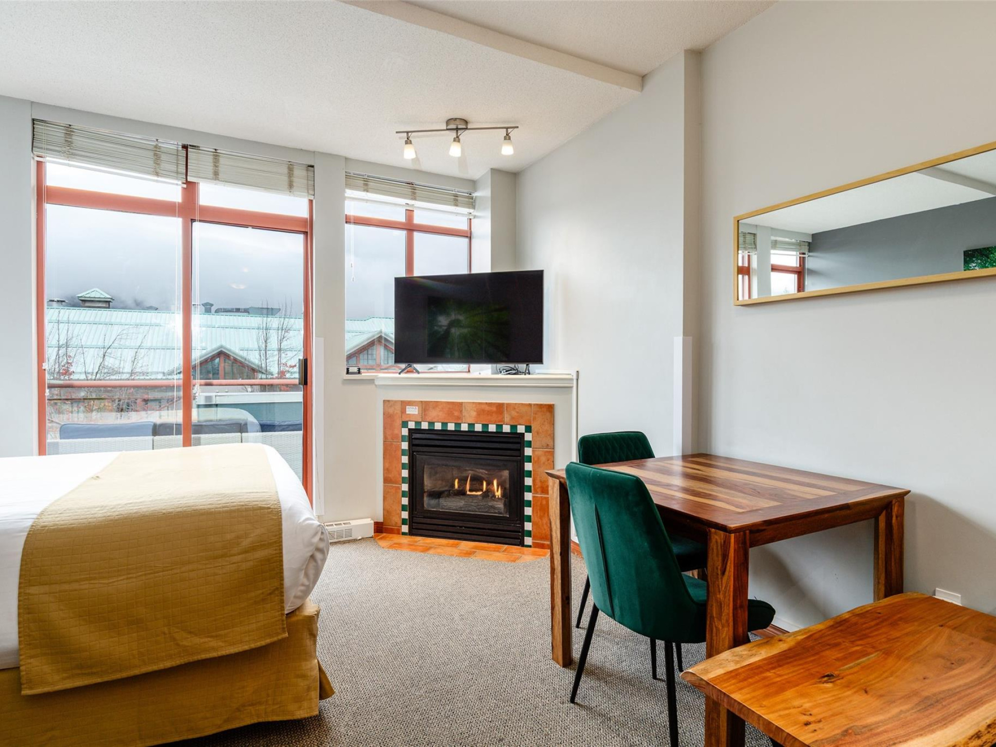 419-4369 Main Street image 3