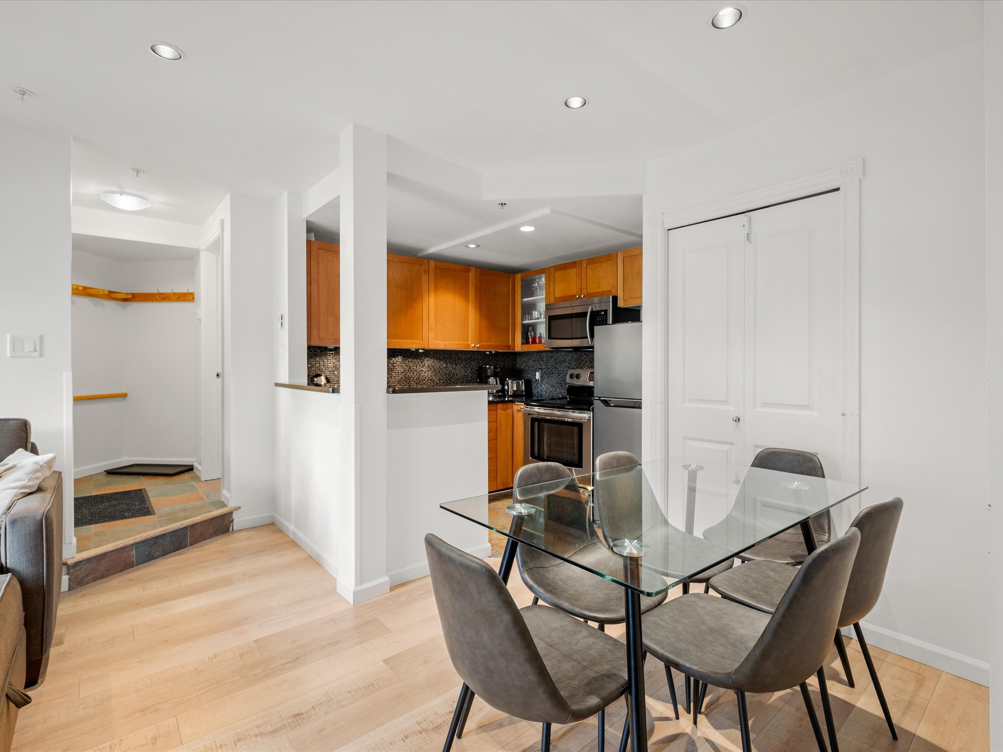 98-4388 Northlands Boulevard image 3