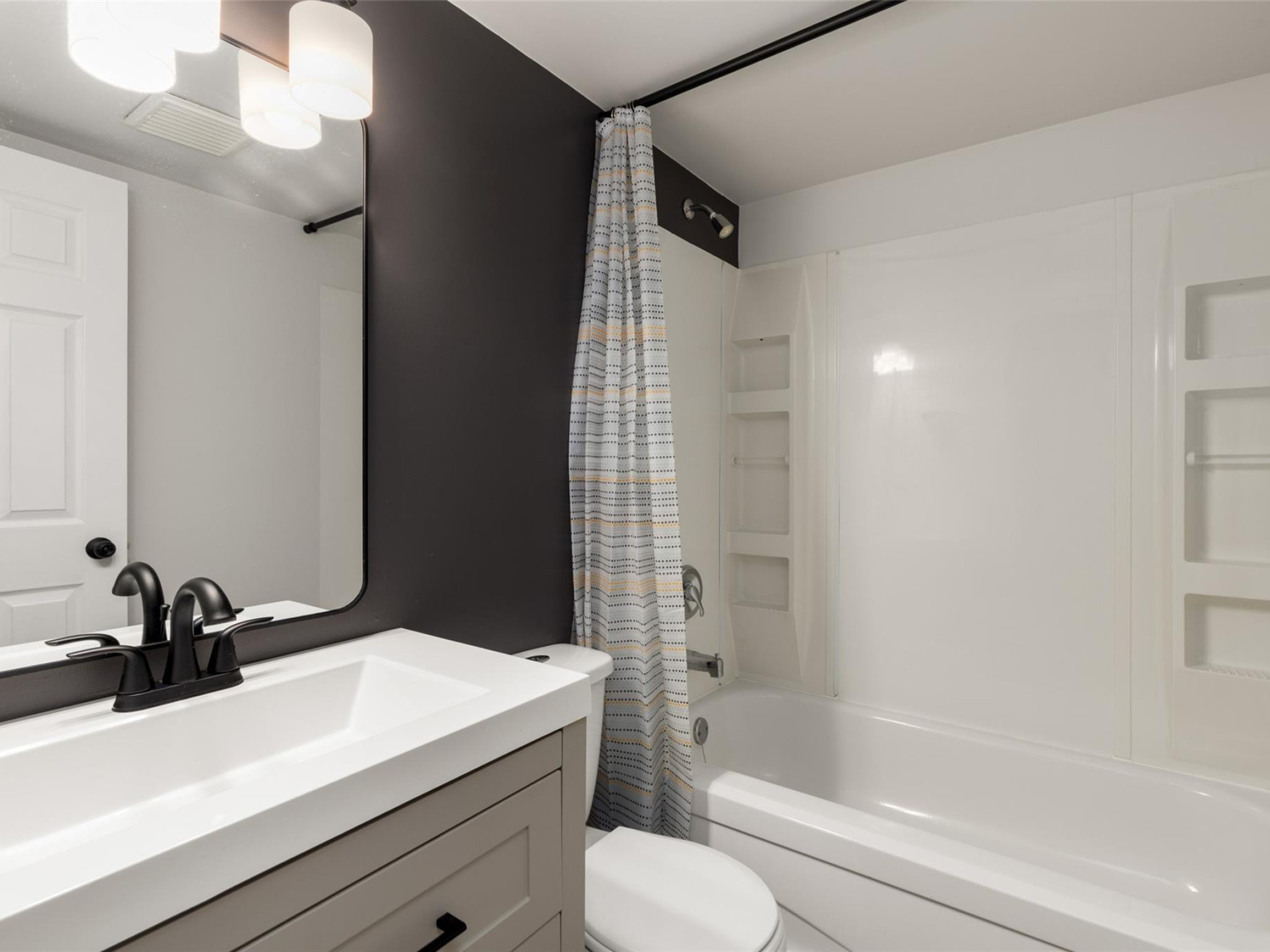 7386 Laurel Street image 18