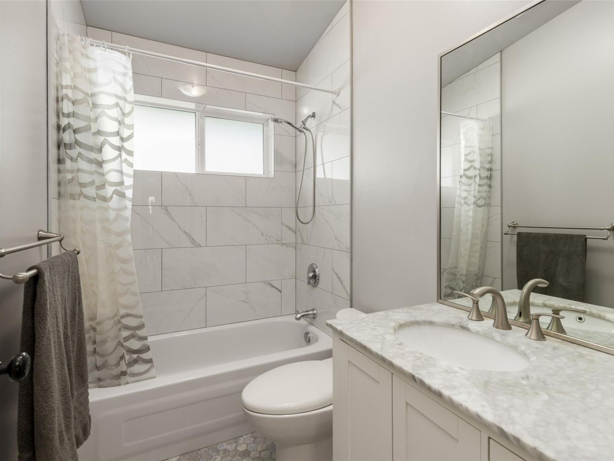 7386 Laurel Street image 25