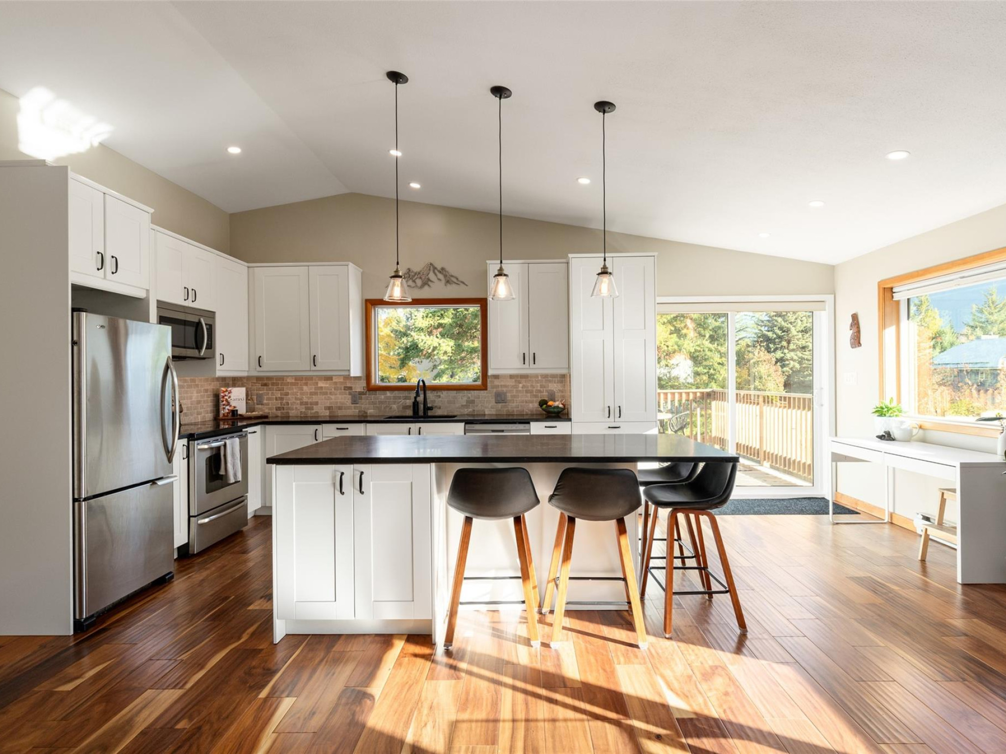 7386 Laurel Street image 5