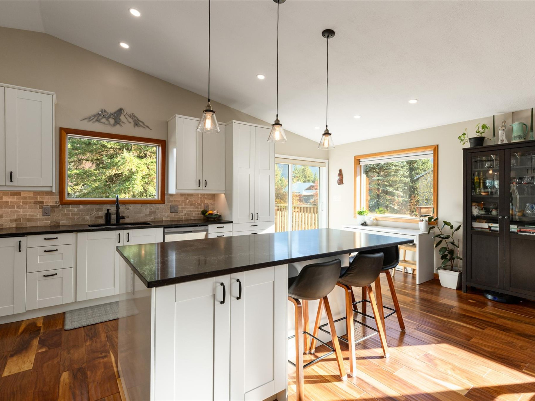 7386 Laurel Street image 7