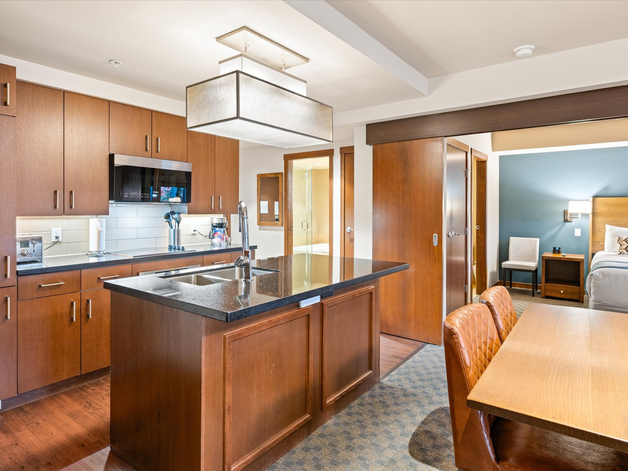 106A-2020 London Lane image 6