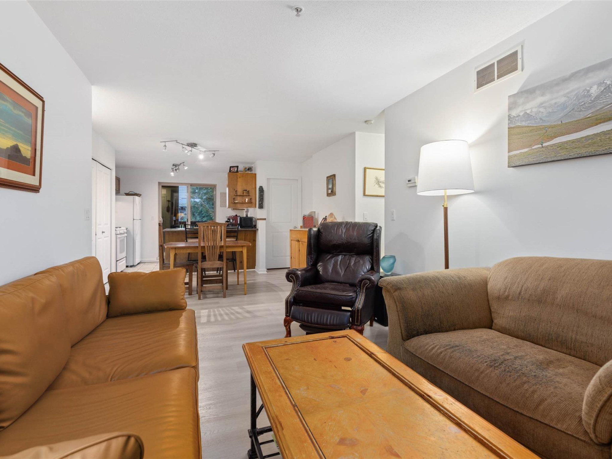 2-1447 Vine Road image 9