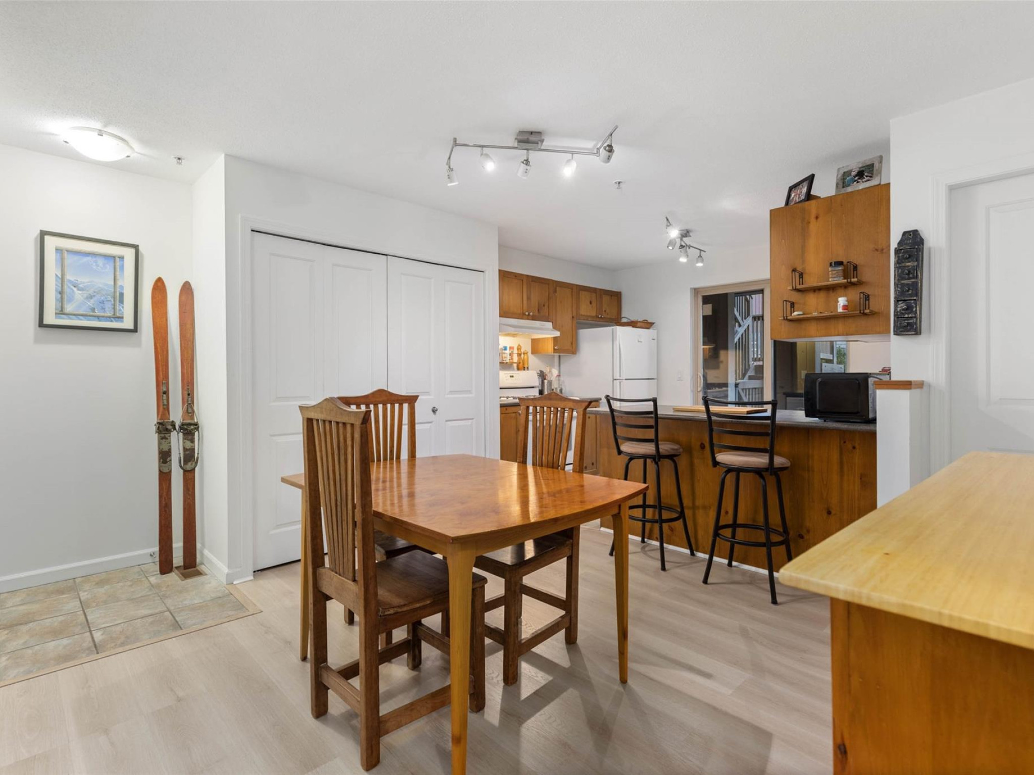 2-1447 Vine Road image 13