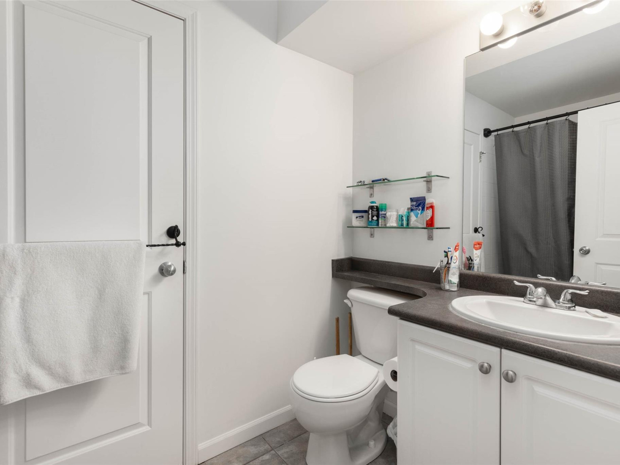 2-1447 Vine Road image 16