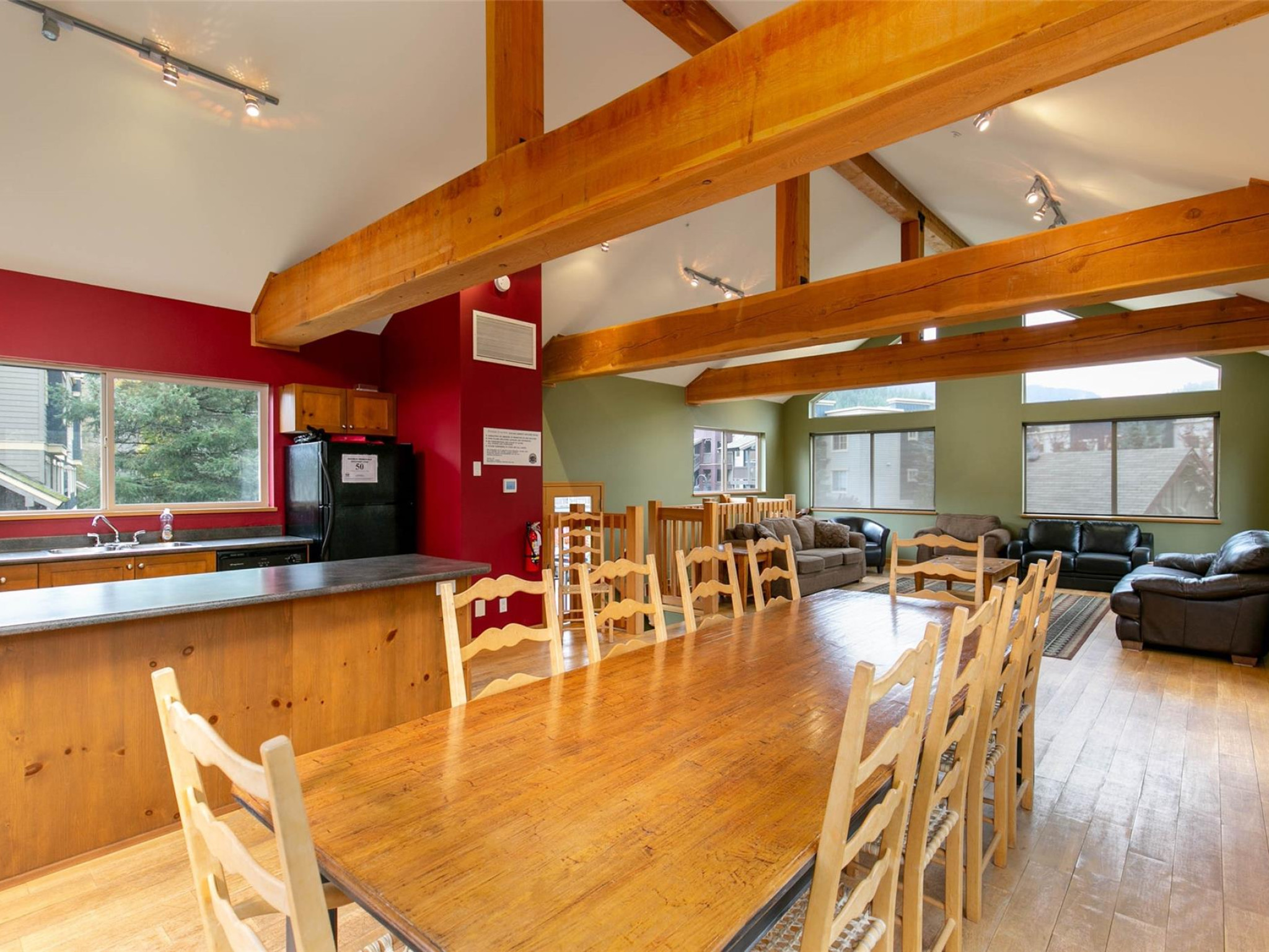 2-1447 Vine Road image 1