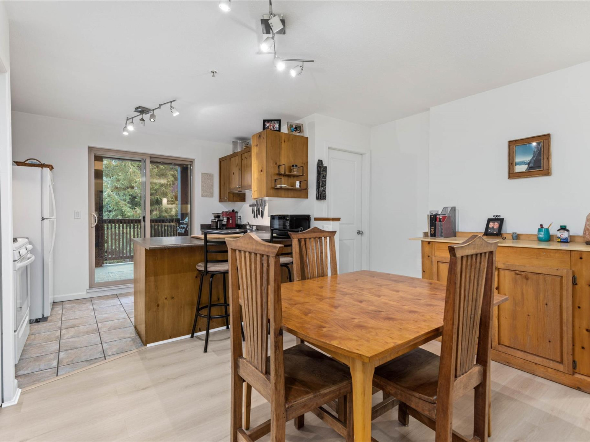 2-1447 Vine Road image 8