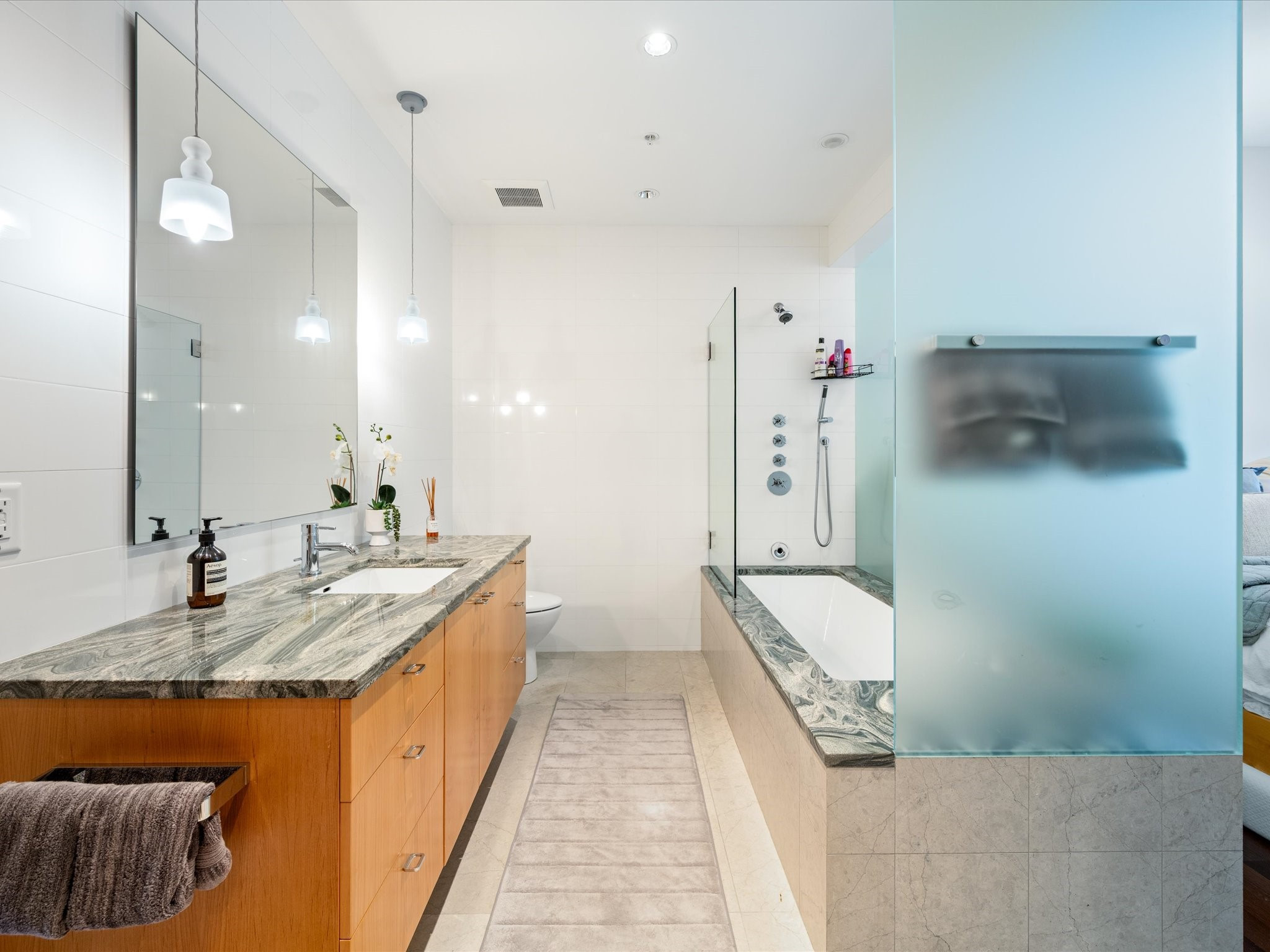 20-2301 Taluswood Place image 22