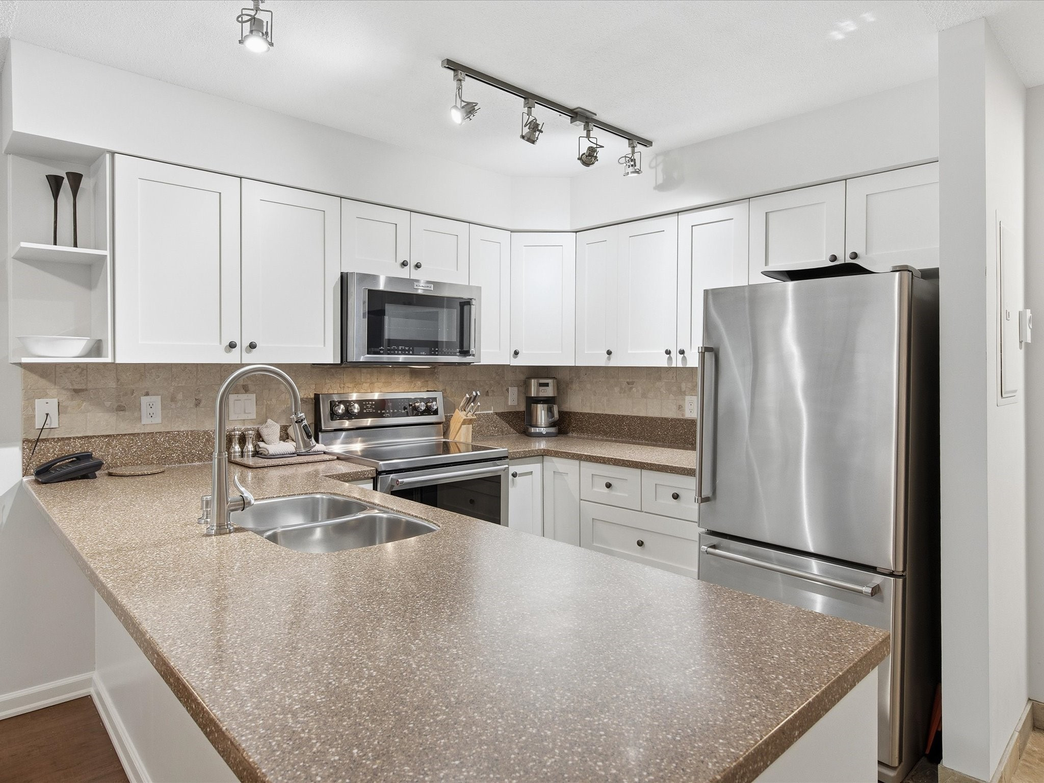 333-4905 Spearhead Place image 9