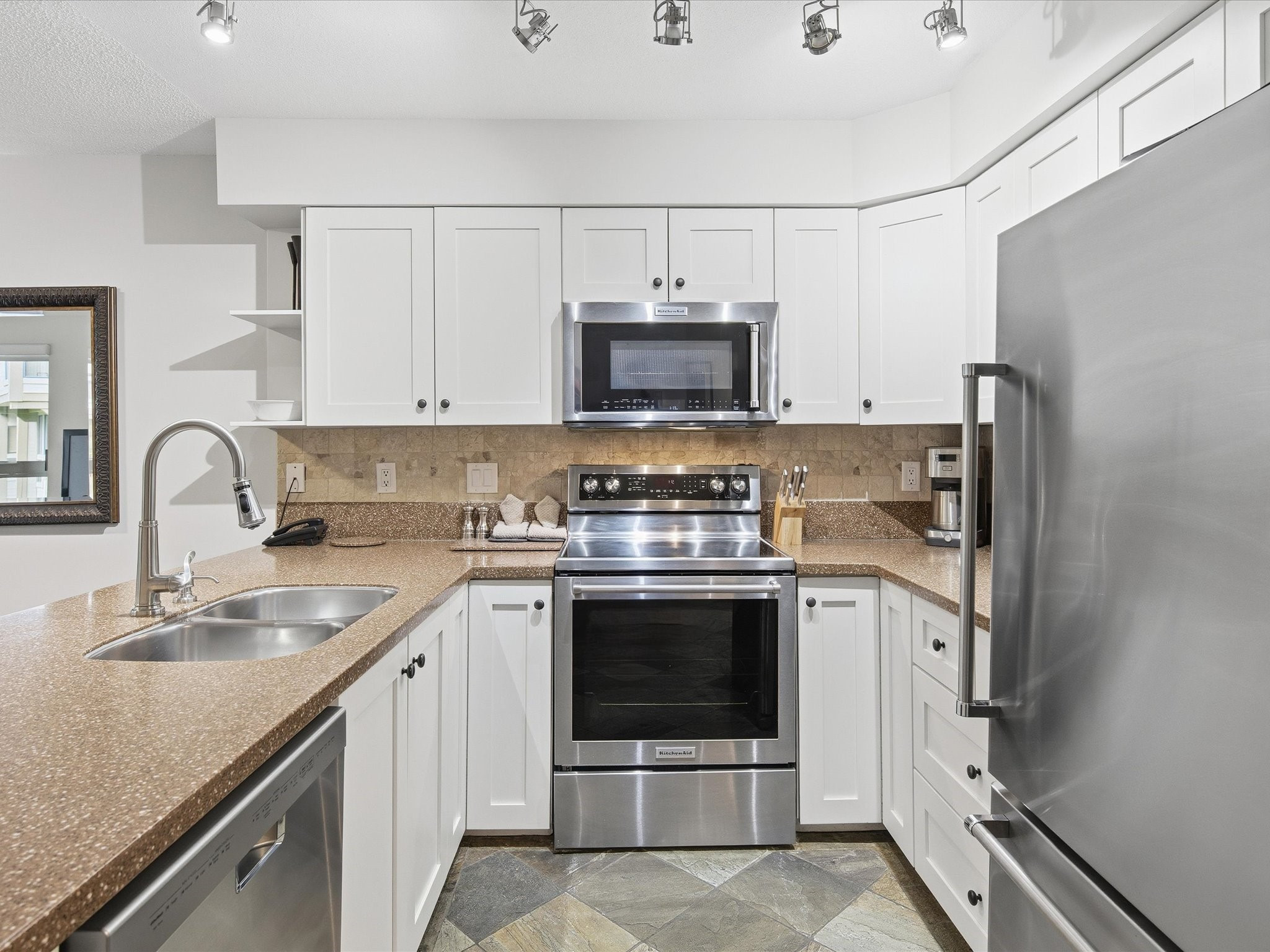 333-4905 Spearhead Place image 10