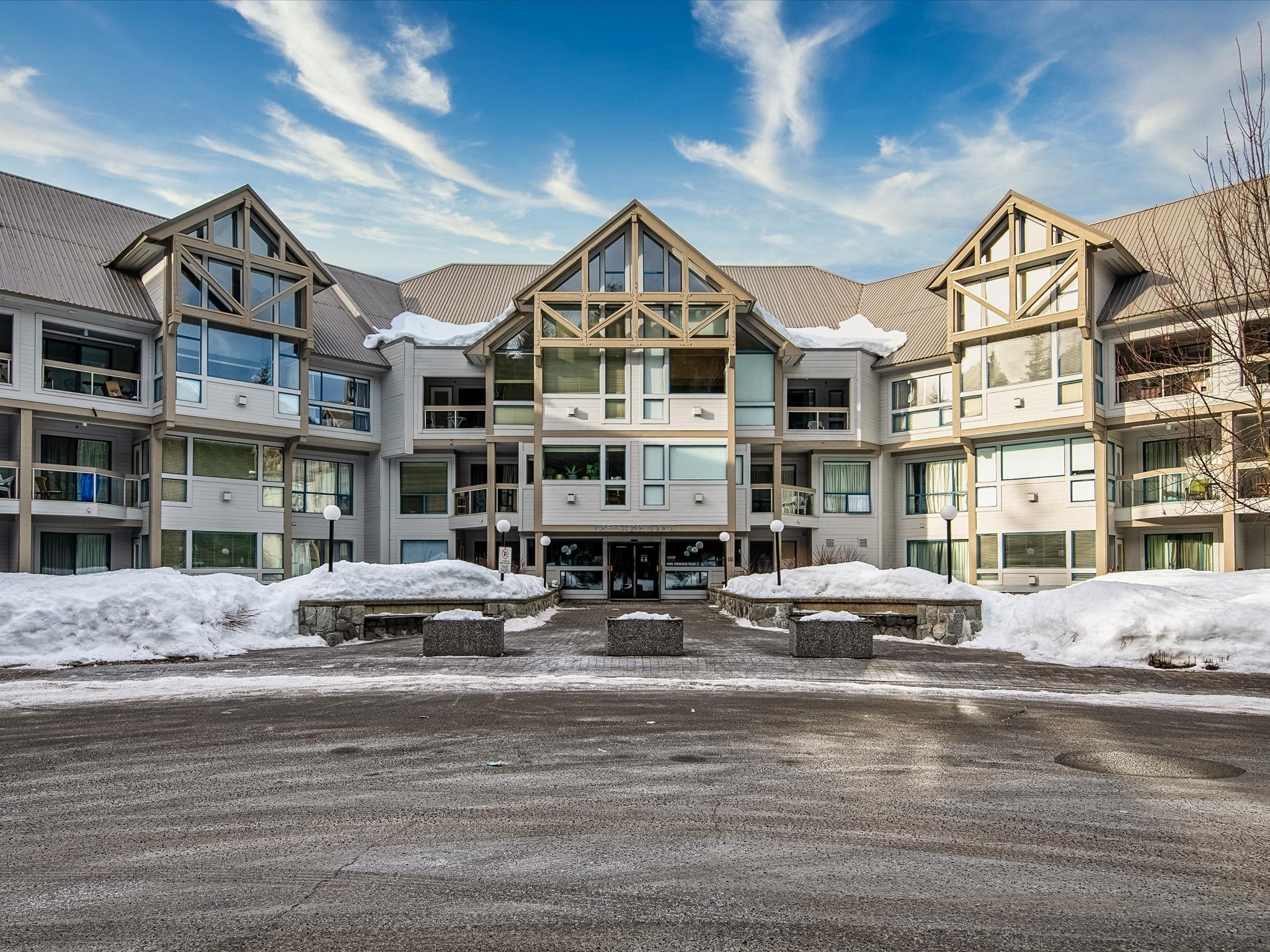 333-4905 Spearhead Place image 1