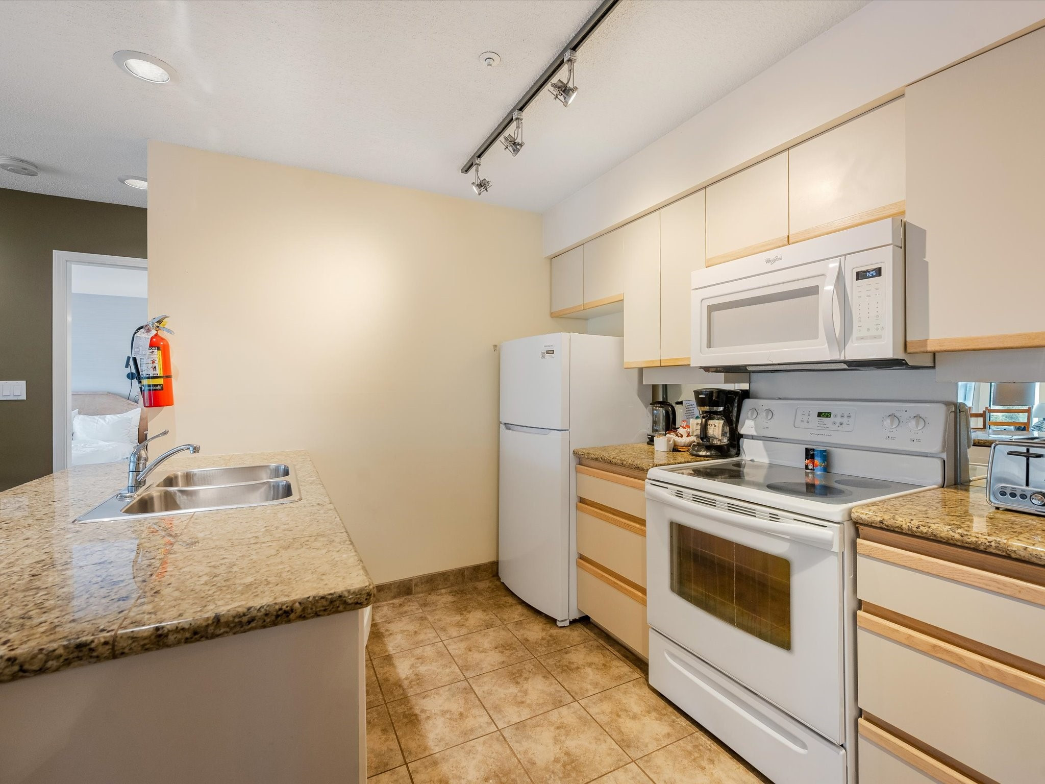 105-3217 Blueberry Drive image 11