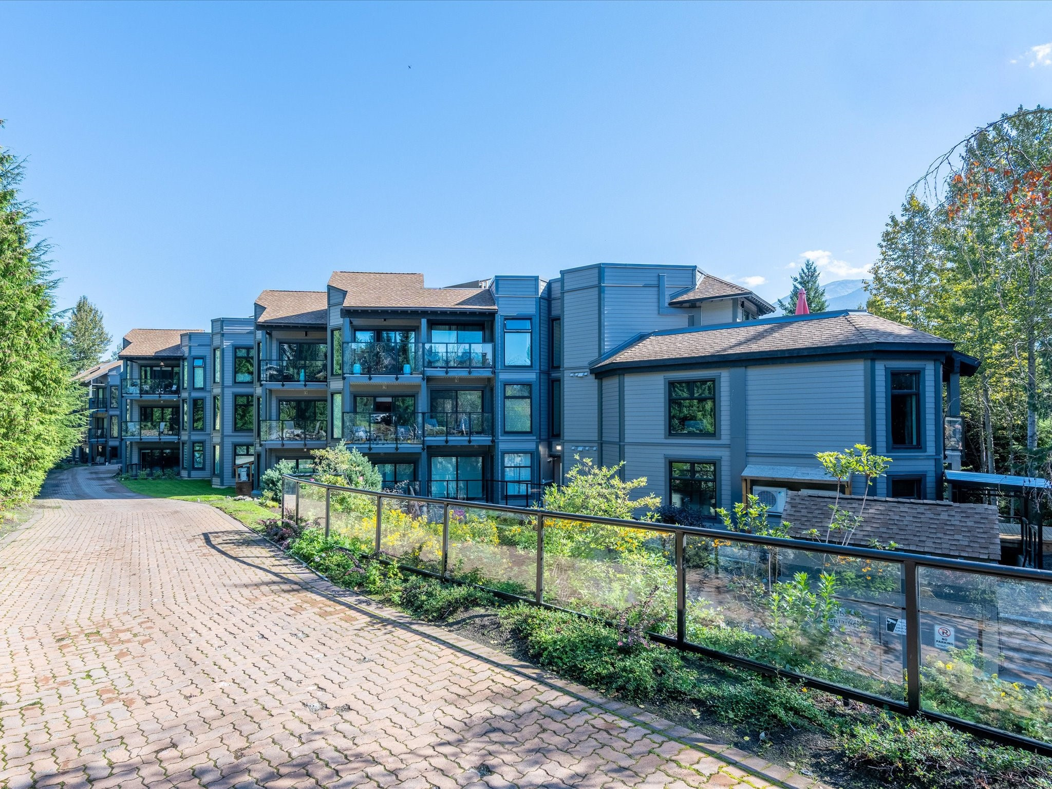 105-3217 Blueberry Drive image 27