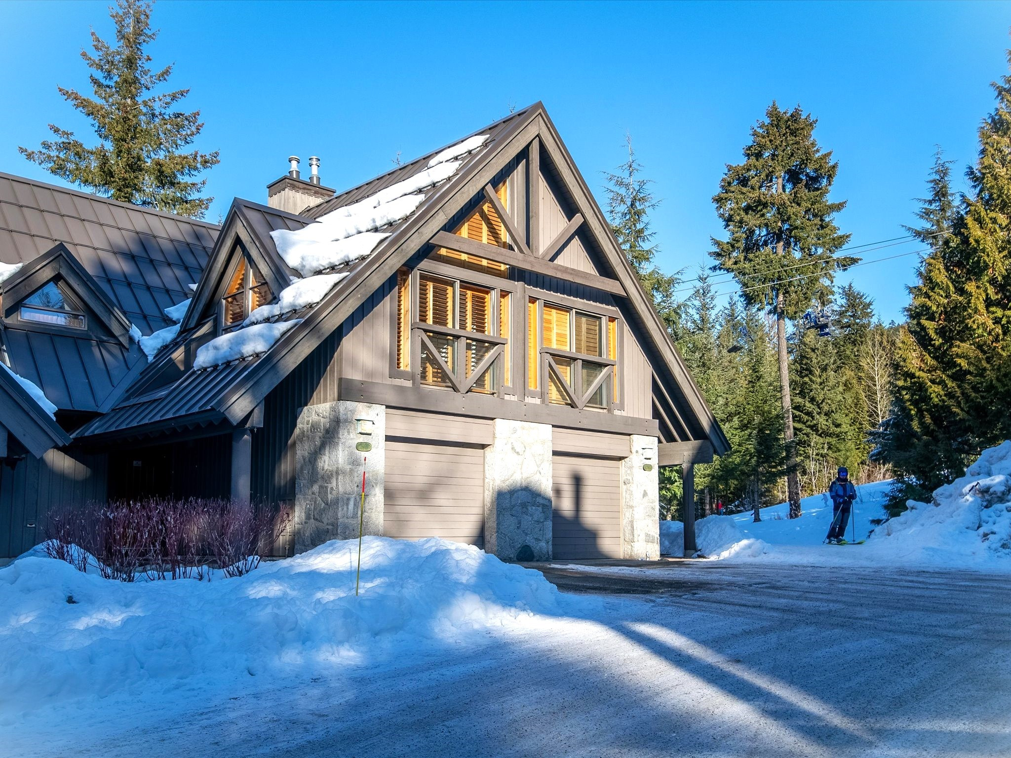 37-4700 Glacier Drive image 2