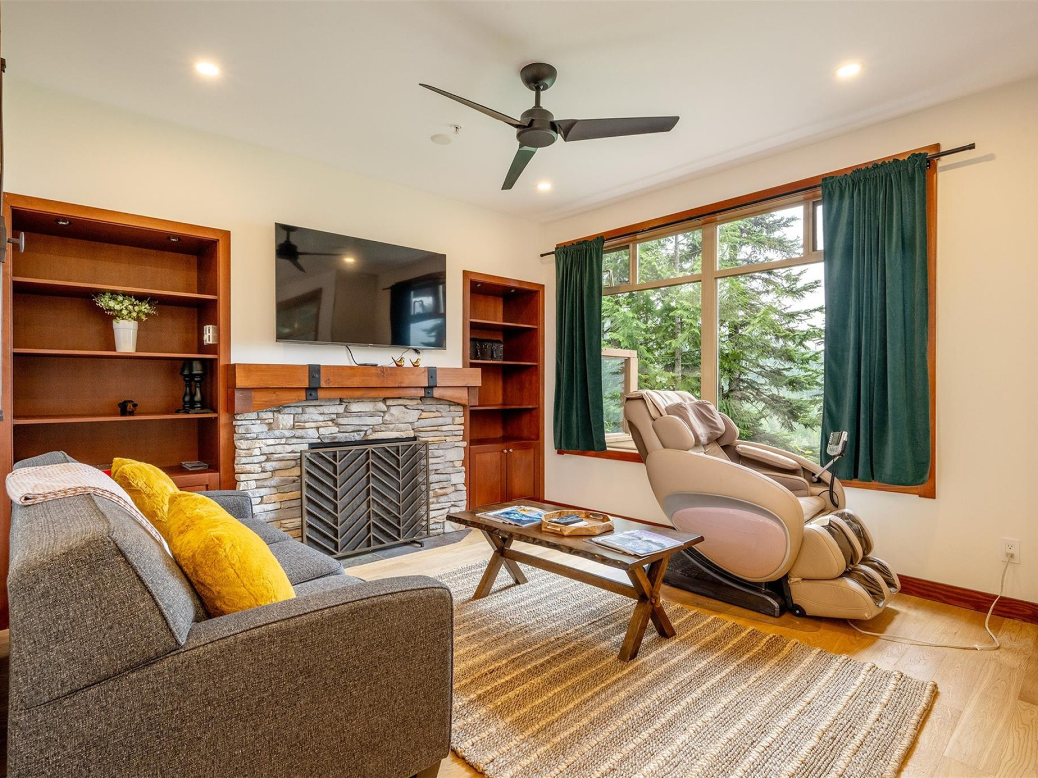 4-2301 Taluswood Place image 3