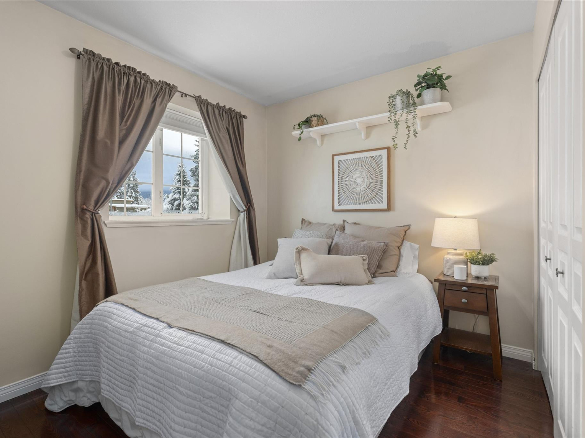 7391 Larch Street image 13