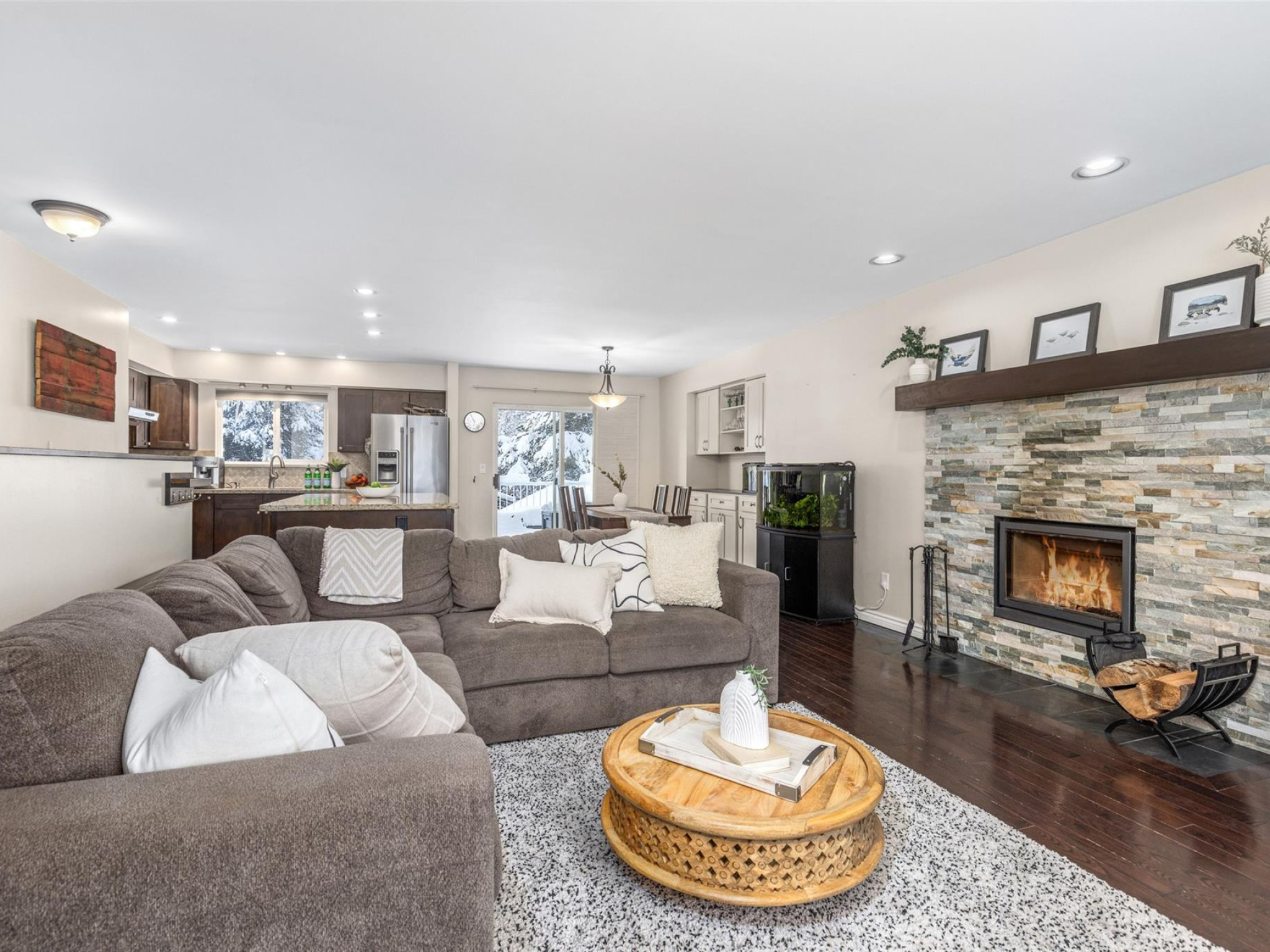 7391 Larch Street image 23