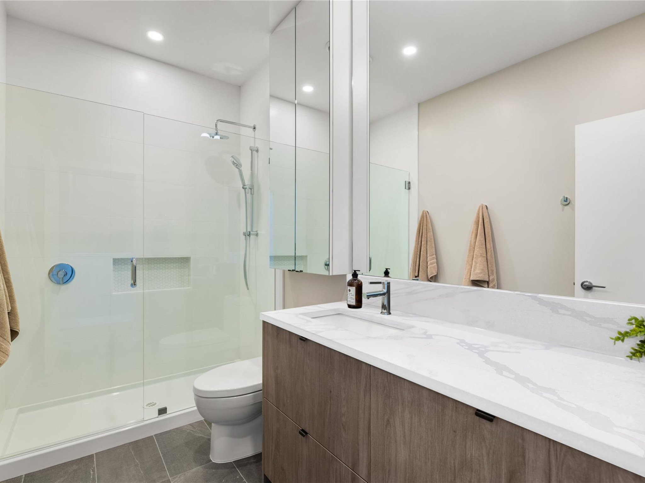 30-4000 Sunstone Way image 14