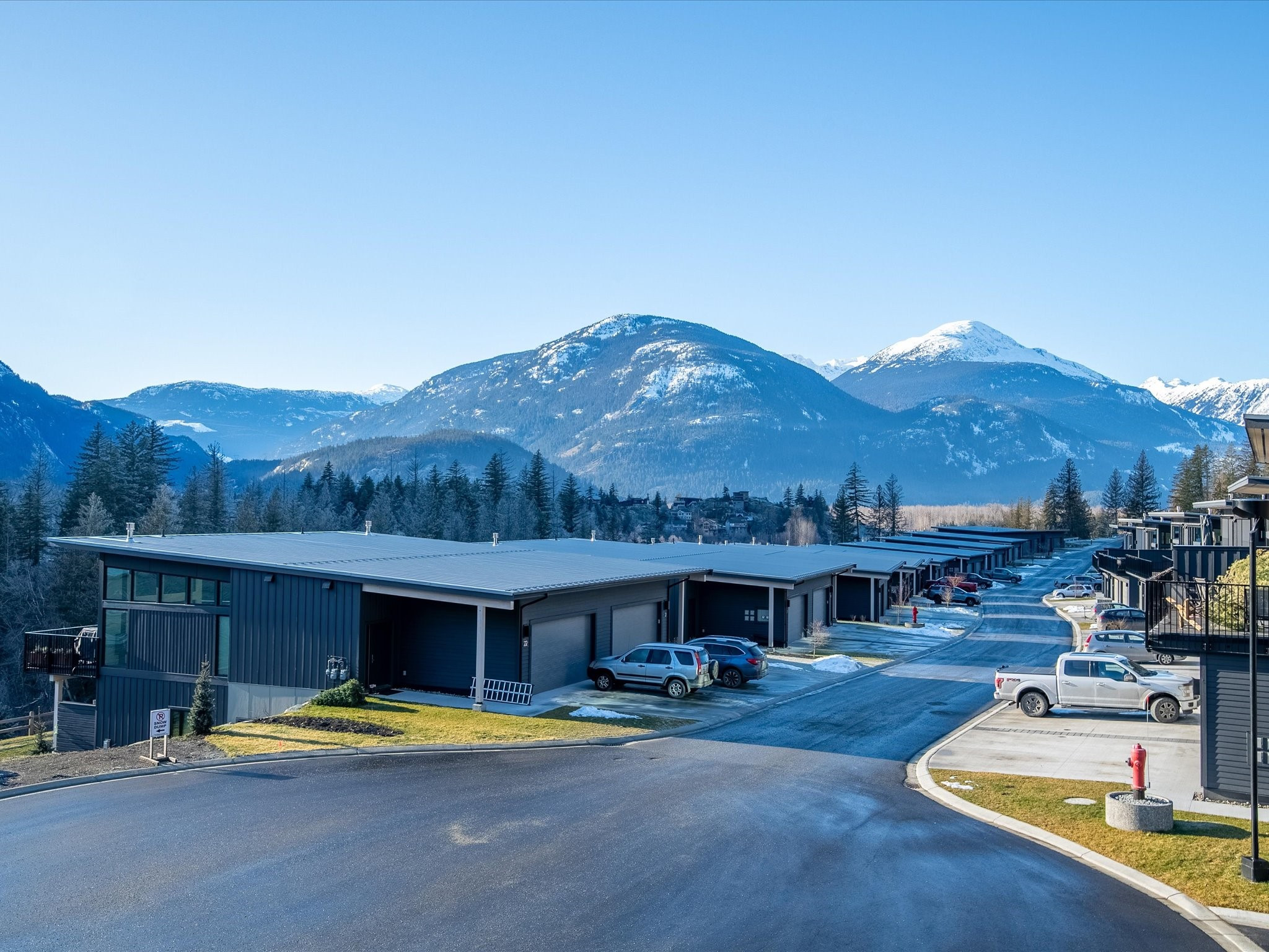 28-4000 Sunstone Way image 6