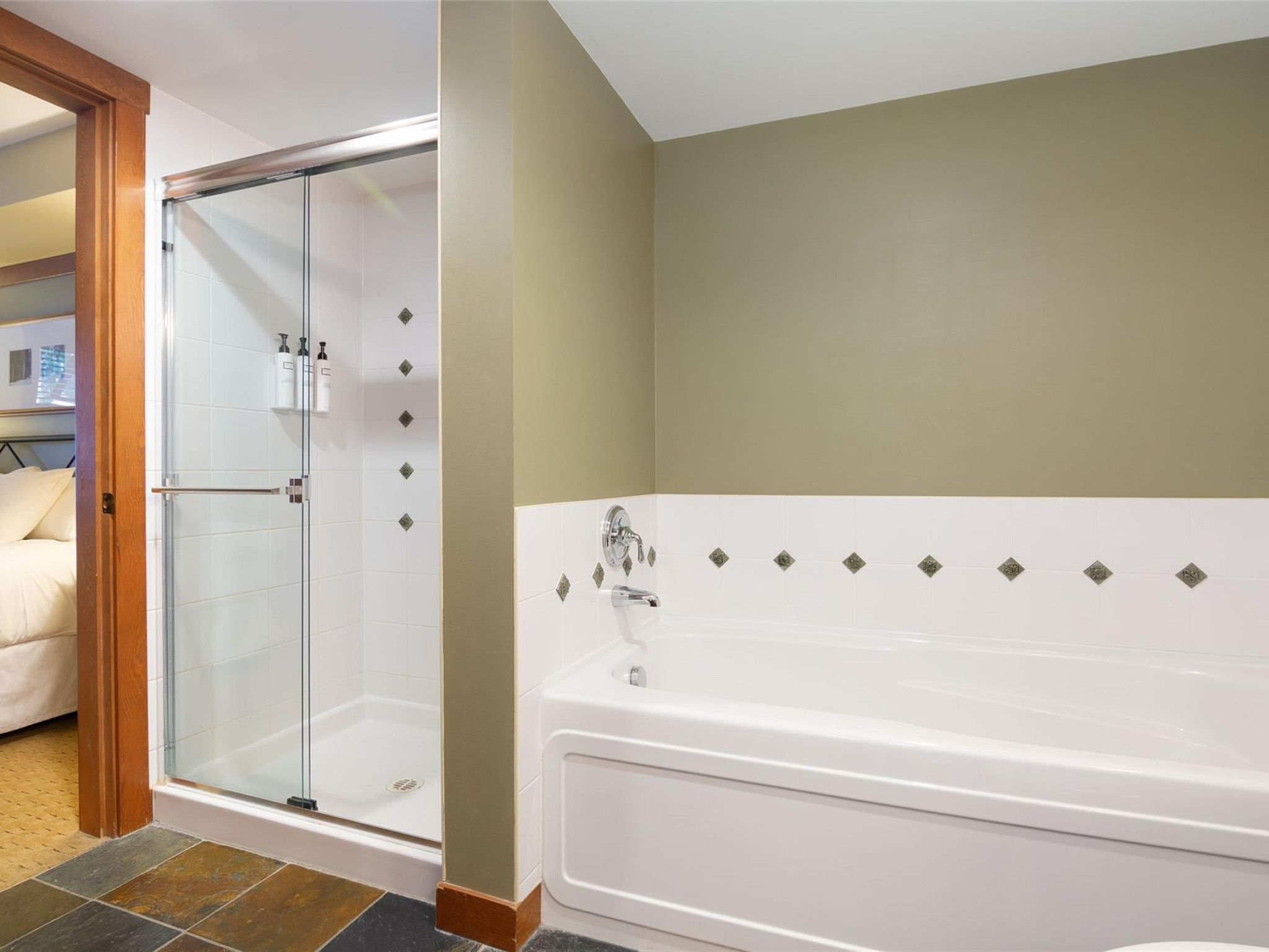 318 G1-4653 Blackcomb Way image 10