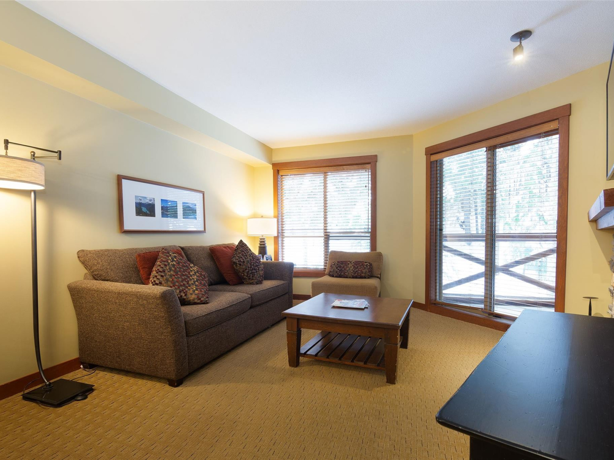 318 G1-4653 Blackcomb Way image 2