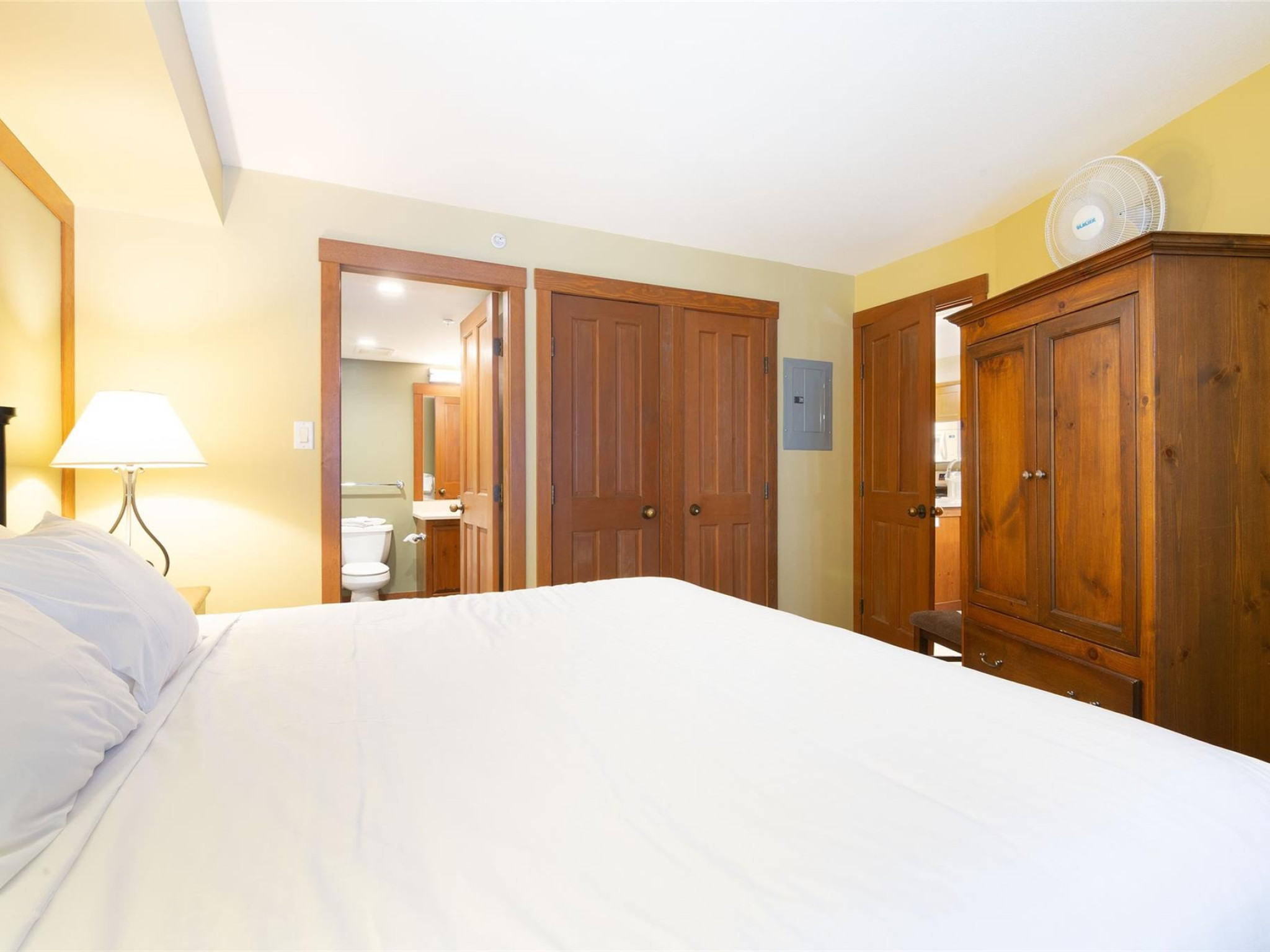 318 G1-4653 Blackcomb Way image 8